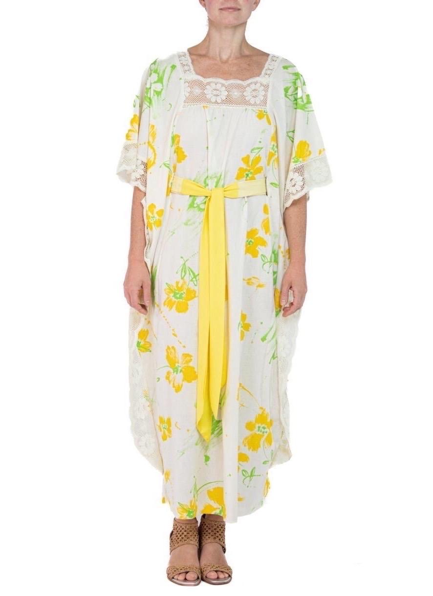 1970S Cream & Yellow Cotton Floral Print Kaftan In Excellent Condition For Sale In New York, NY