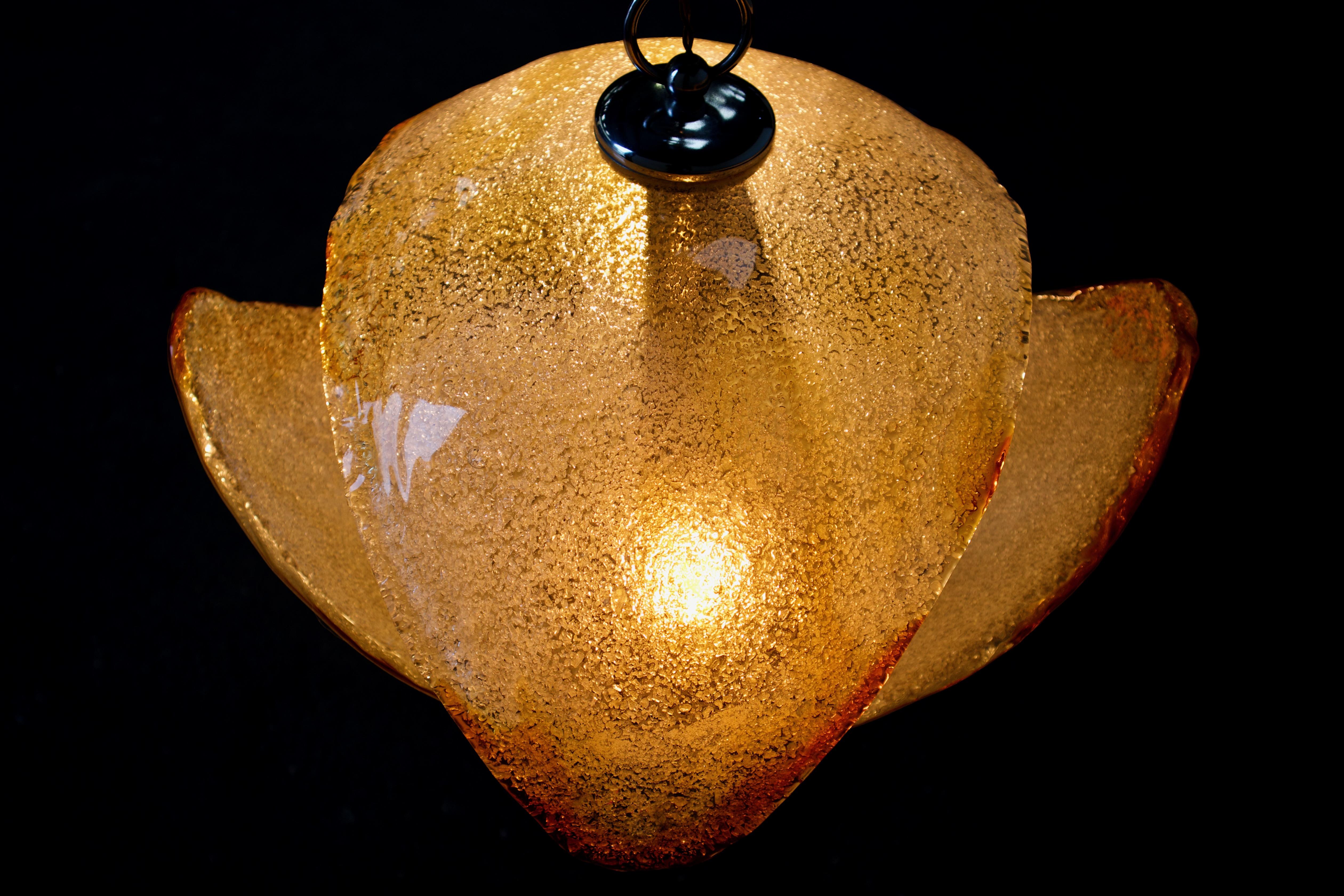 1970s Crescent Murano Glass Pendant Lamp, Carlo Nason, Mazzega Attributed For Sale 4