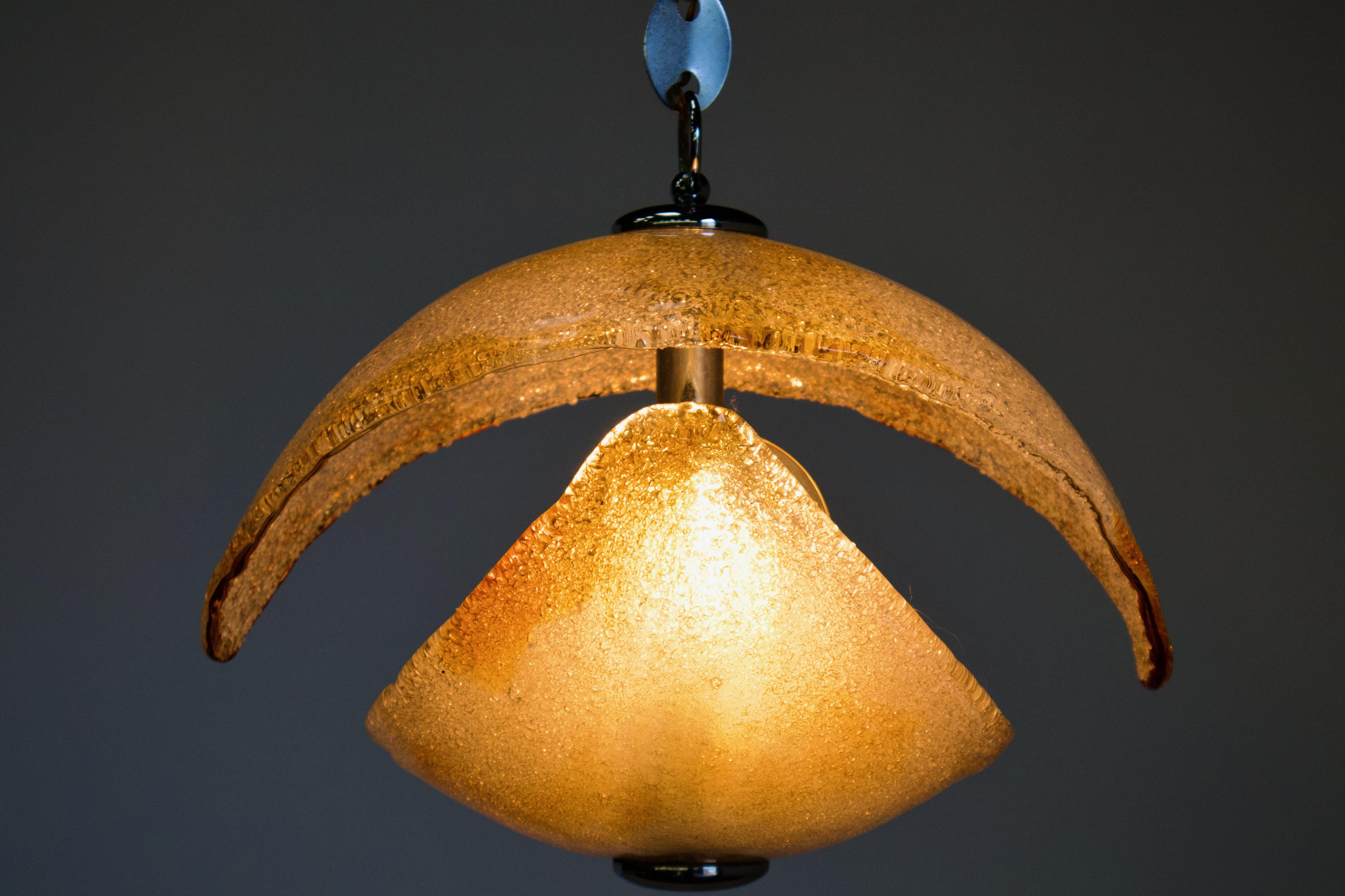 Organique Lampe suspendue en verre de Murano des années 1970, Carlo Nason, Mazzega attribuée en vente