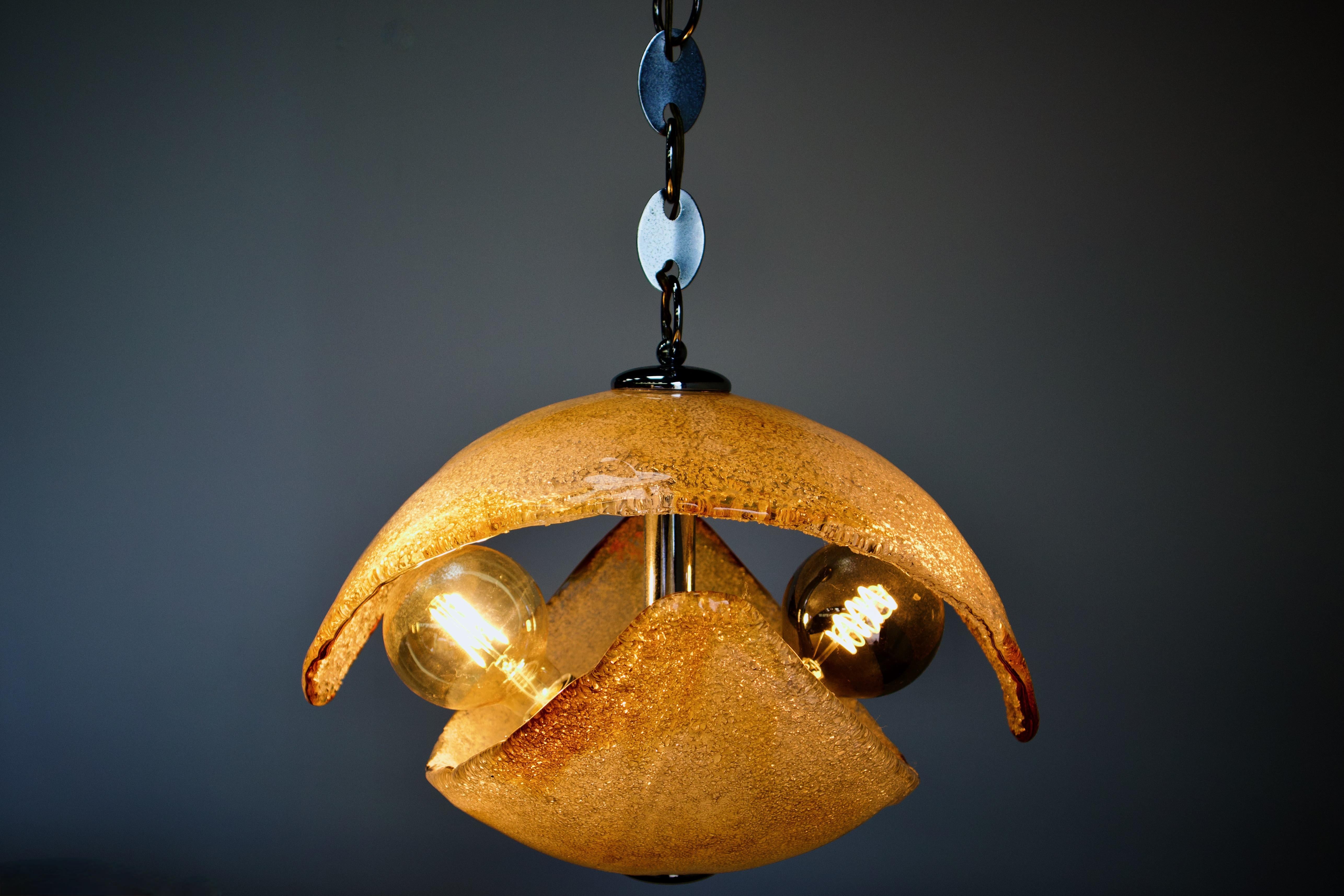 1970s Crescent Murano Glass Pendant Lamp, Carlo Nason, Mazzega Attributed In Good Condition For Sale In Grand Cayman, KY