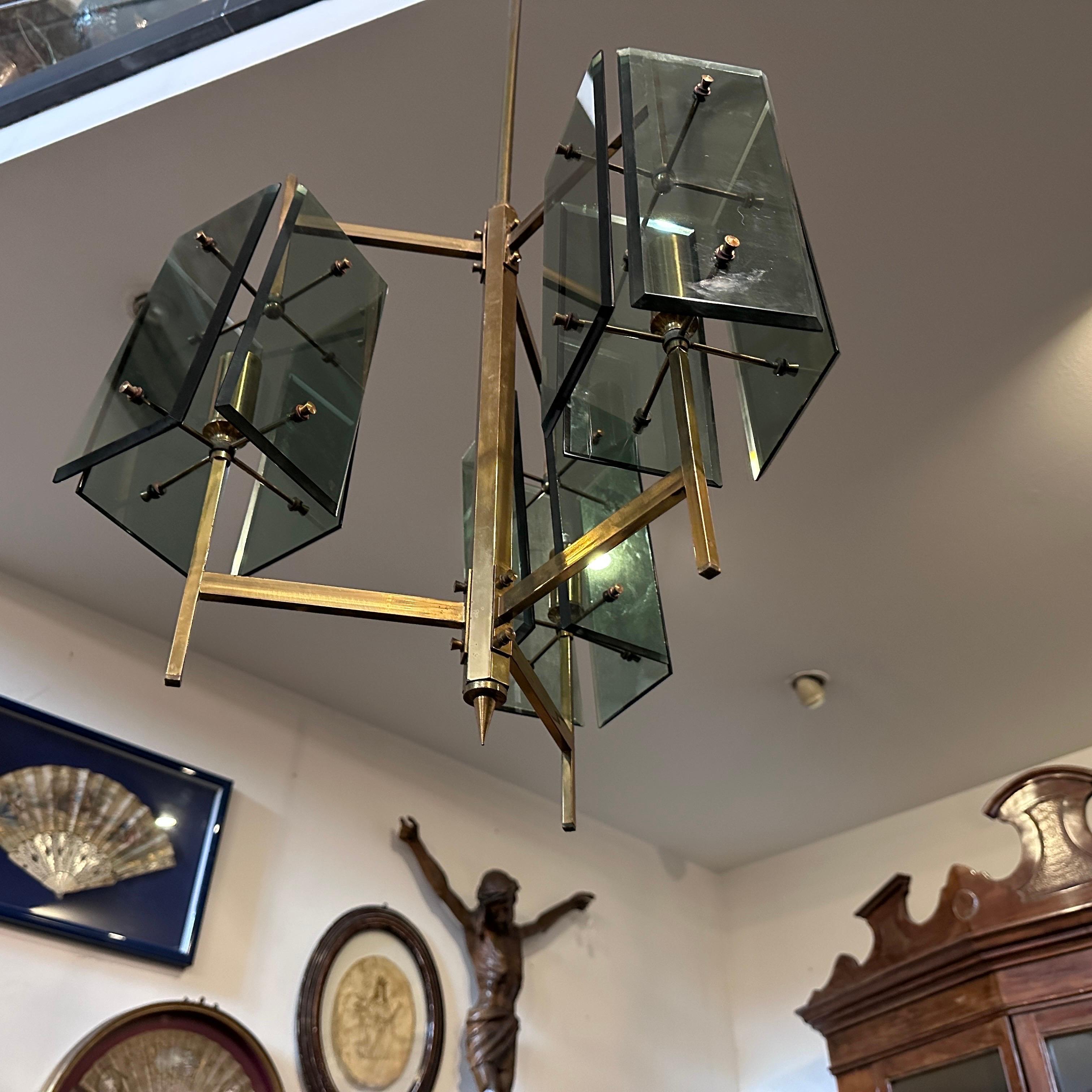 1970s Cristal Arte Mid-Century Modern Brass and Green Glass Italian Chandelier In Good Condition For Sale In Aci Castello, IT