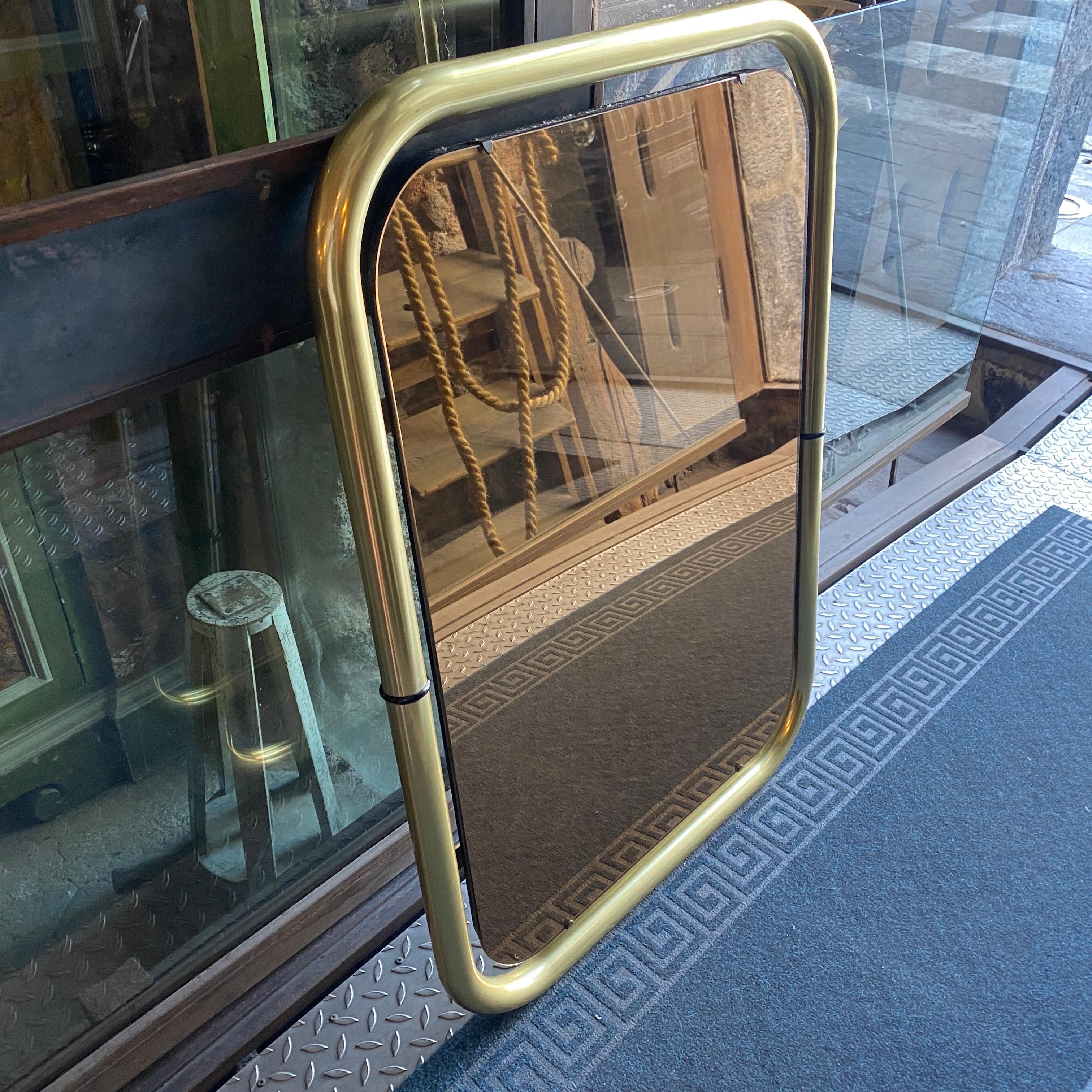 Two 1970s Cristal Arte Space Age Brass and Pink Glass Italian Wall Mirrors In Good Condition For Sale In Aci Castello, IT