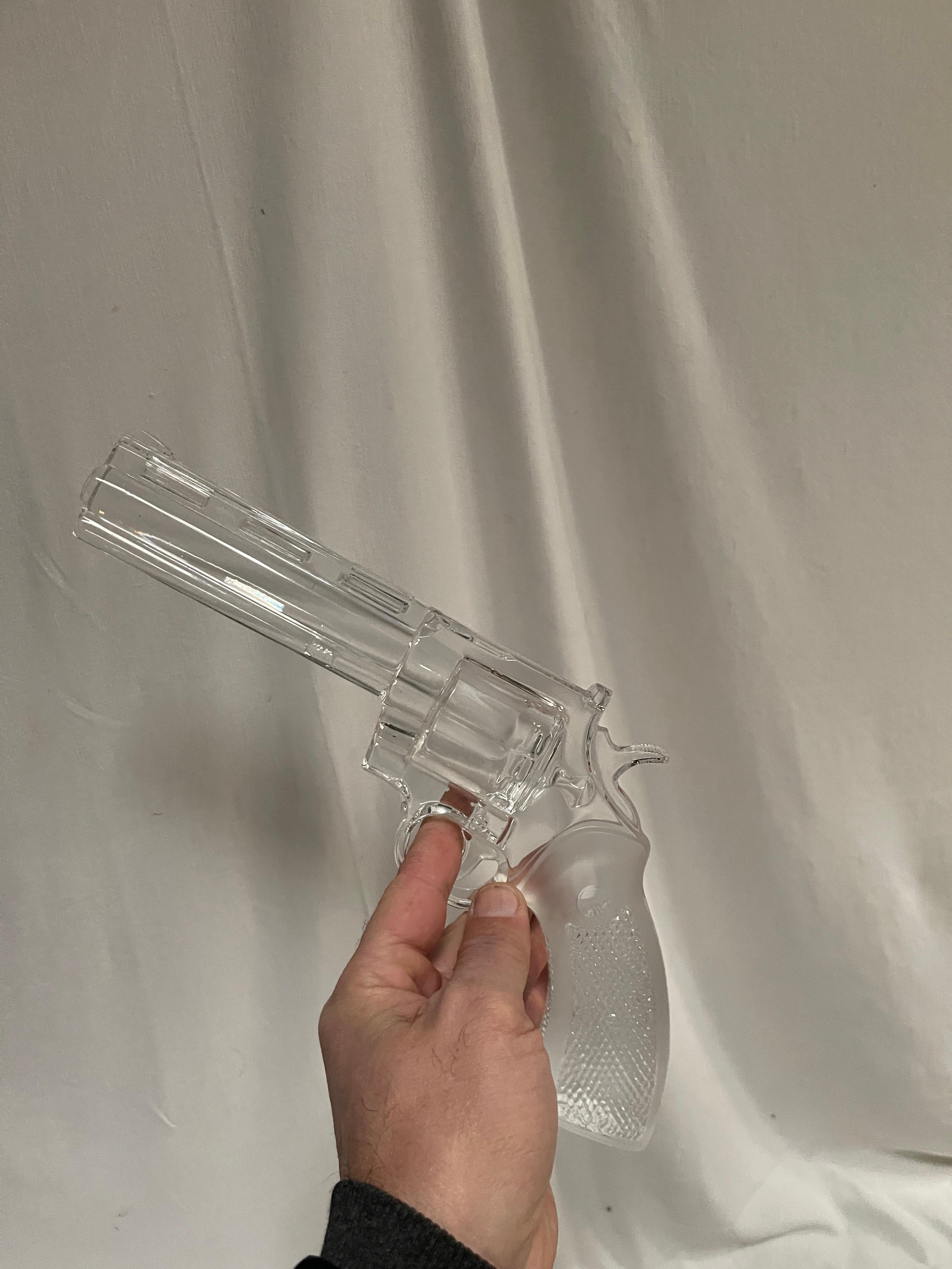 Cristal de 1970 357 Magnum firmado Crystal de champagne en venta 6