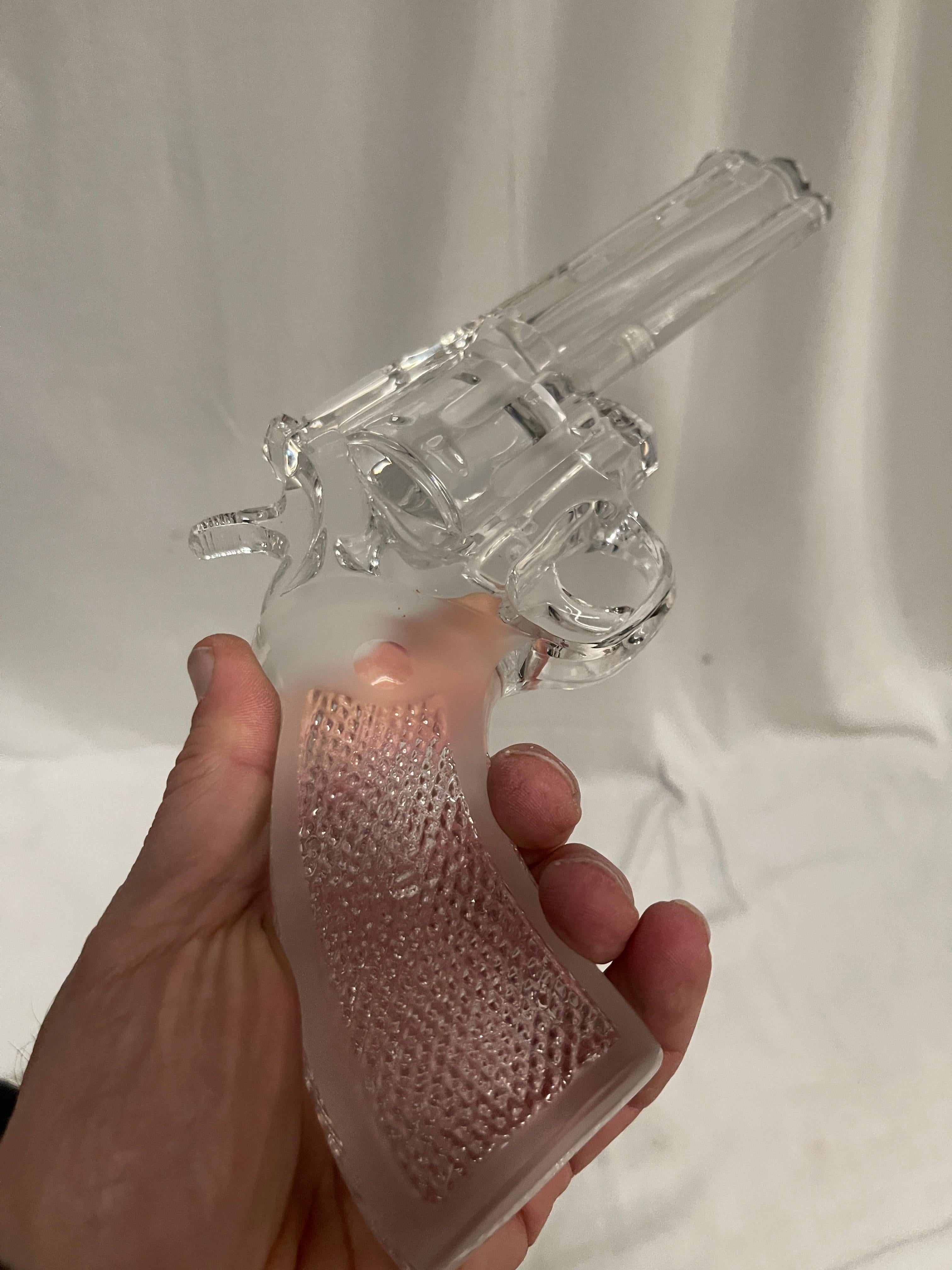 Cristal de 1970 357 Magnum firmado Crystal de champagne finales del siglo XX en venta