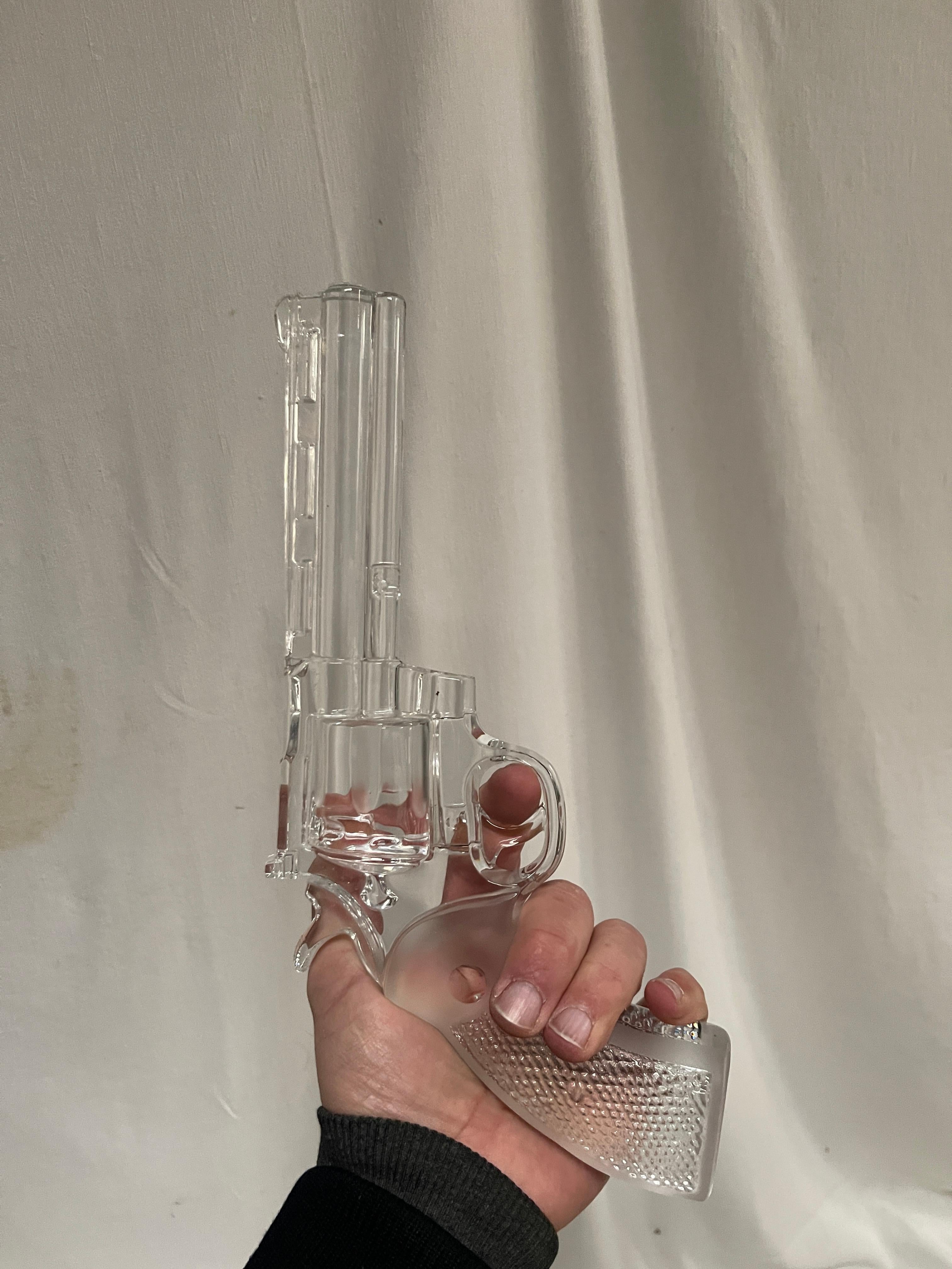 Cristal de 1970 357 Magnum firmado Crystal de champagne en venta 4