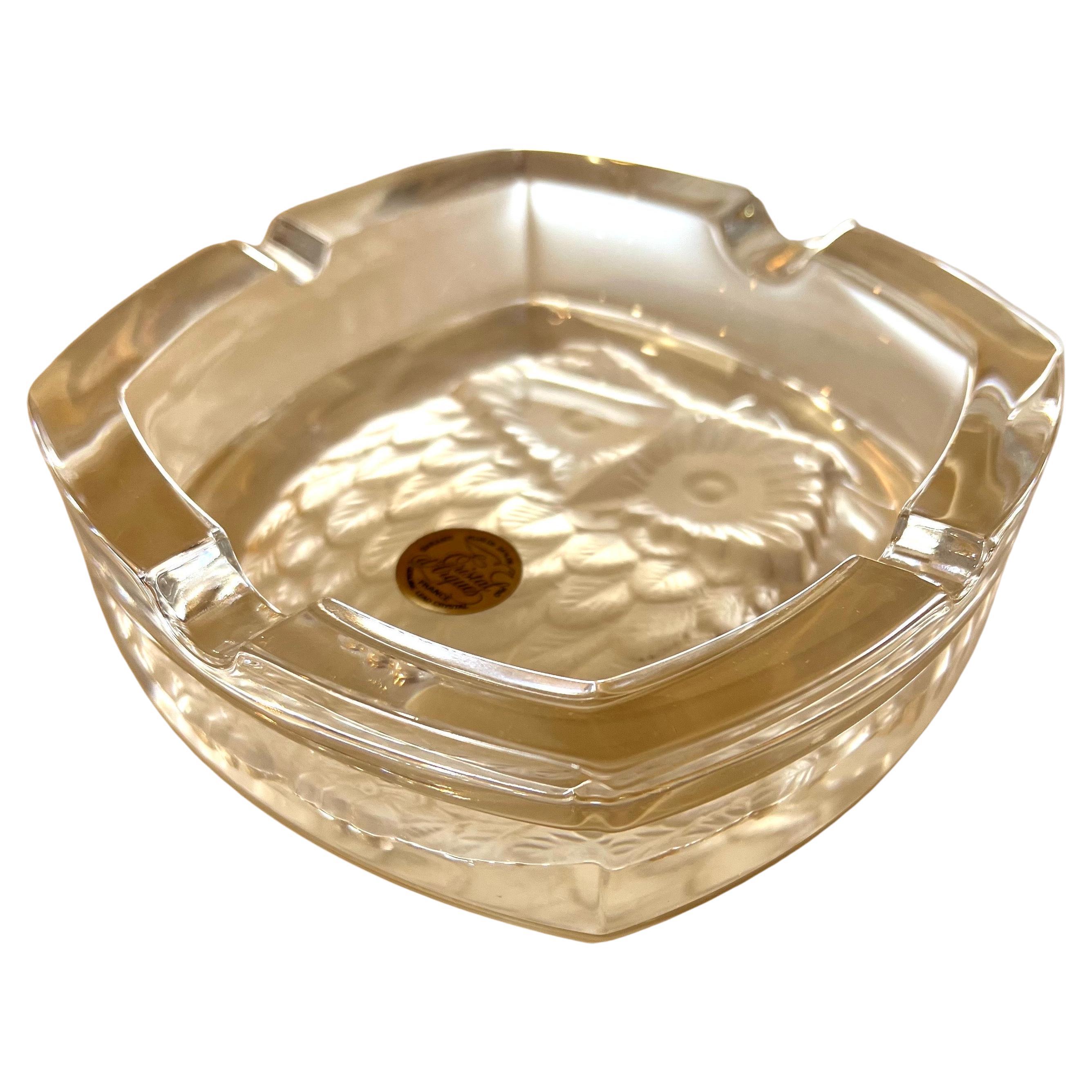Bellissimo posacenere nuovo di zecca con gufo inciso all'acido, risalente agli anni '70 circa, realizzato da Cristal d' Arques Francia.