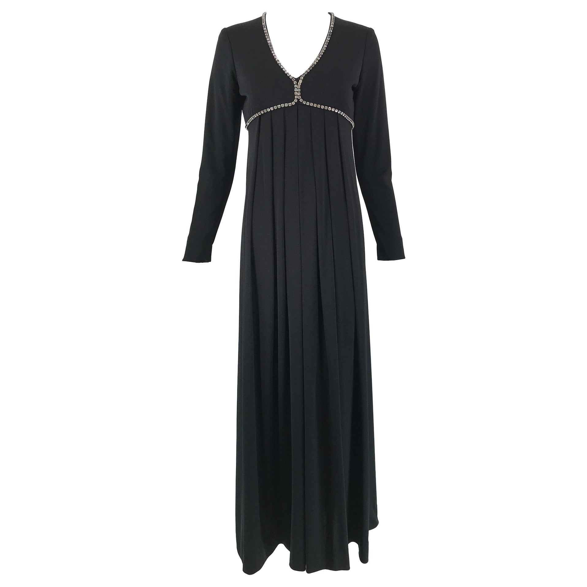Maxi abito anni '70 con cristalli e strass in jersey nero con scollo a V