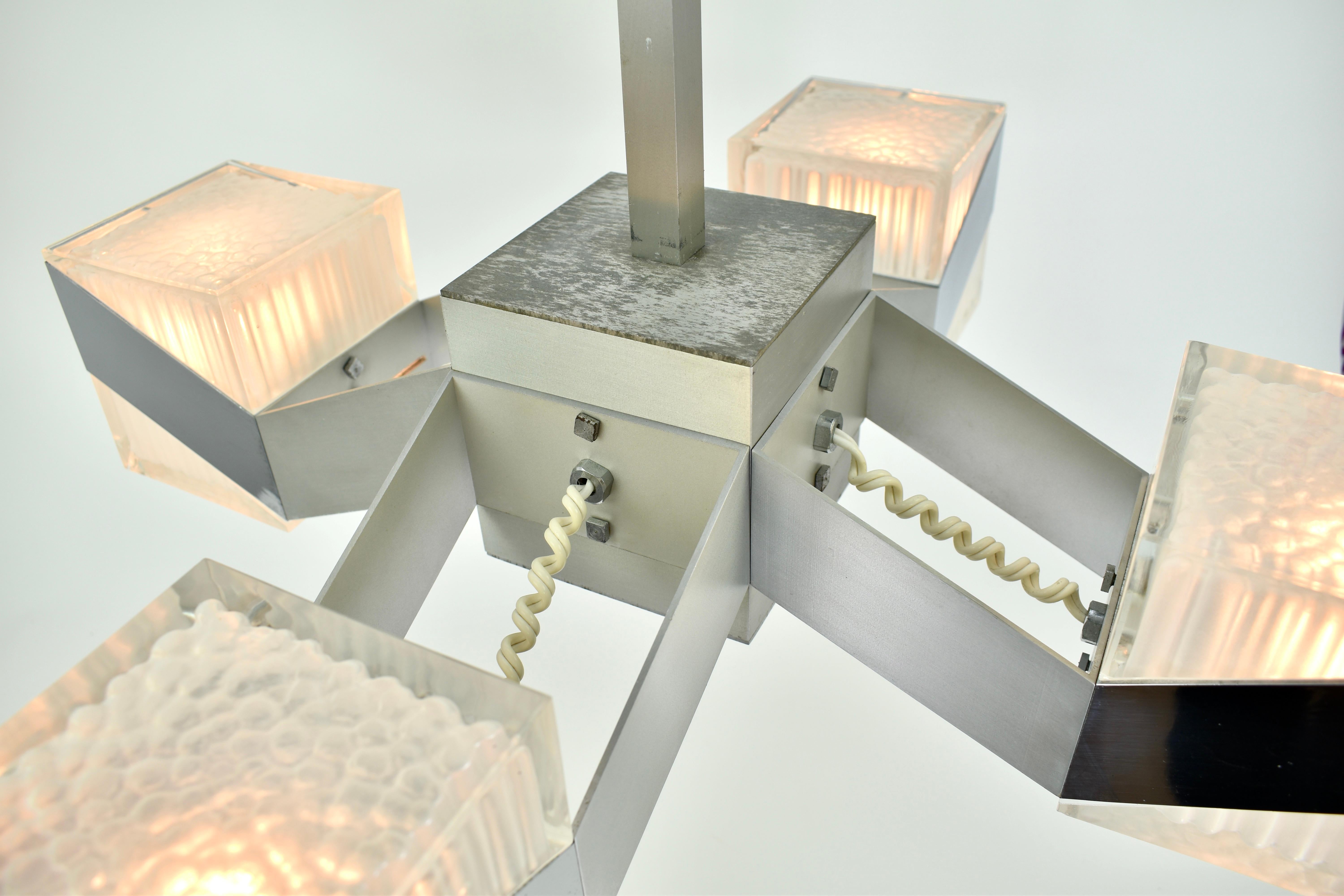 Lampadario cubista anni '70 in vetro cromato in vendita 3