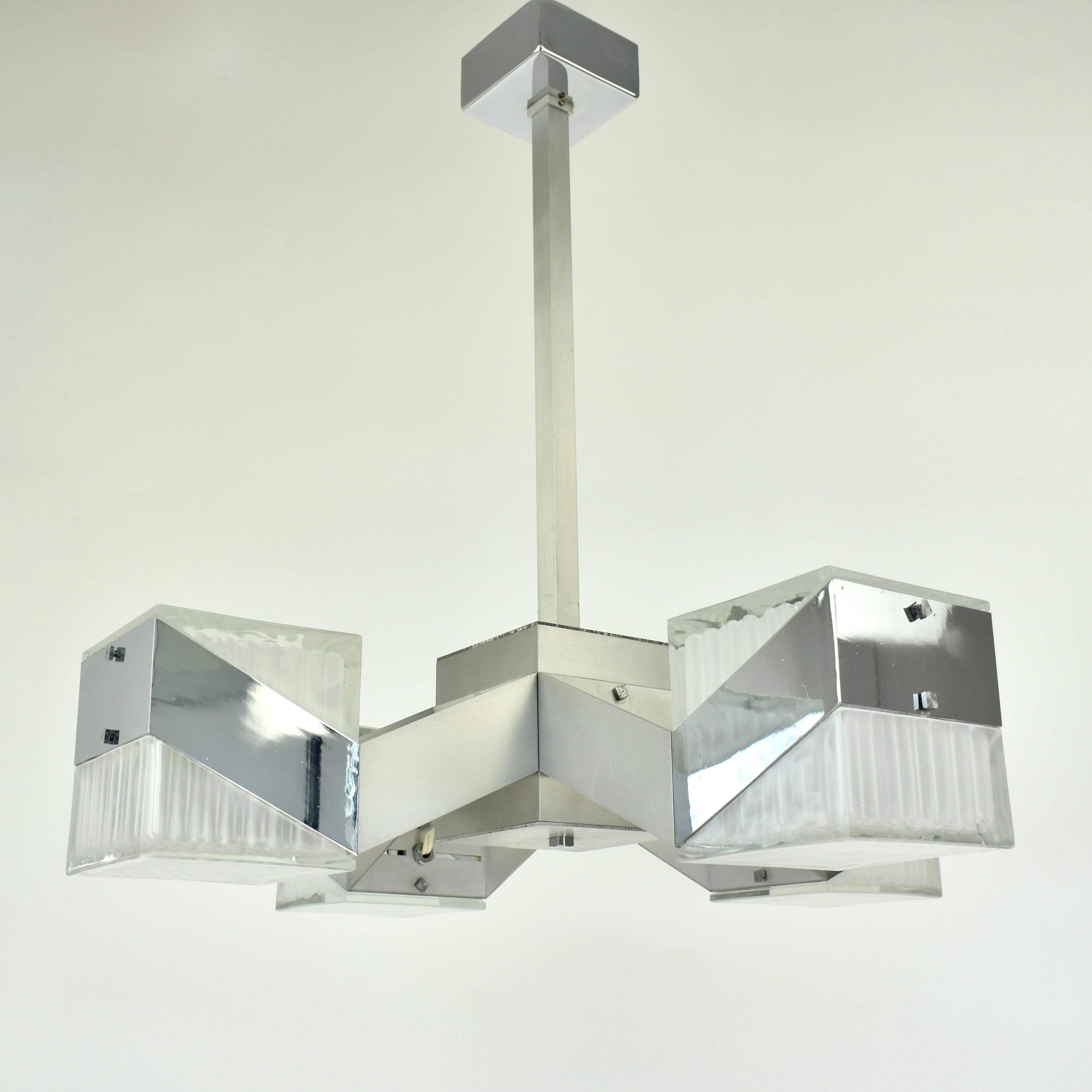 Mid-Century moderno Lampadario cubista anni '70 in vetro cromato in vendita