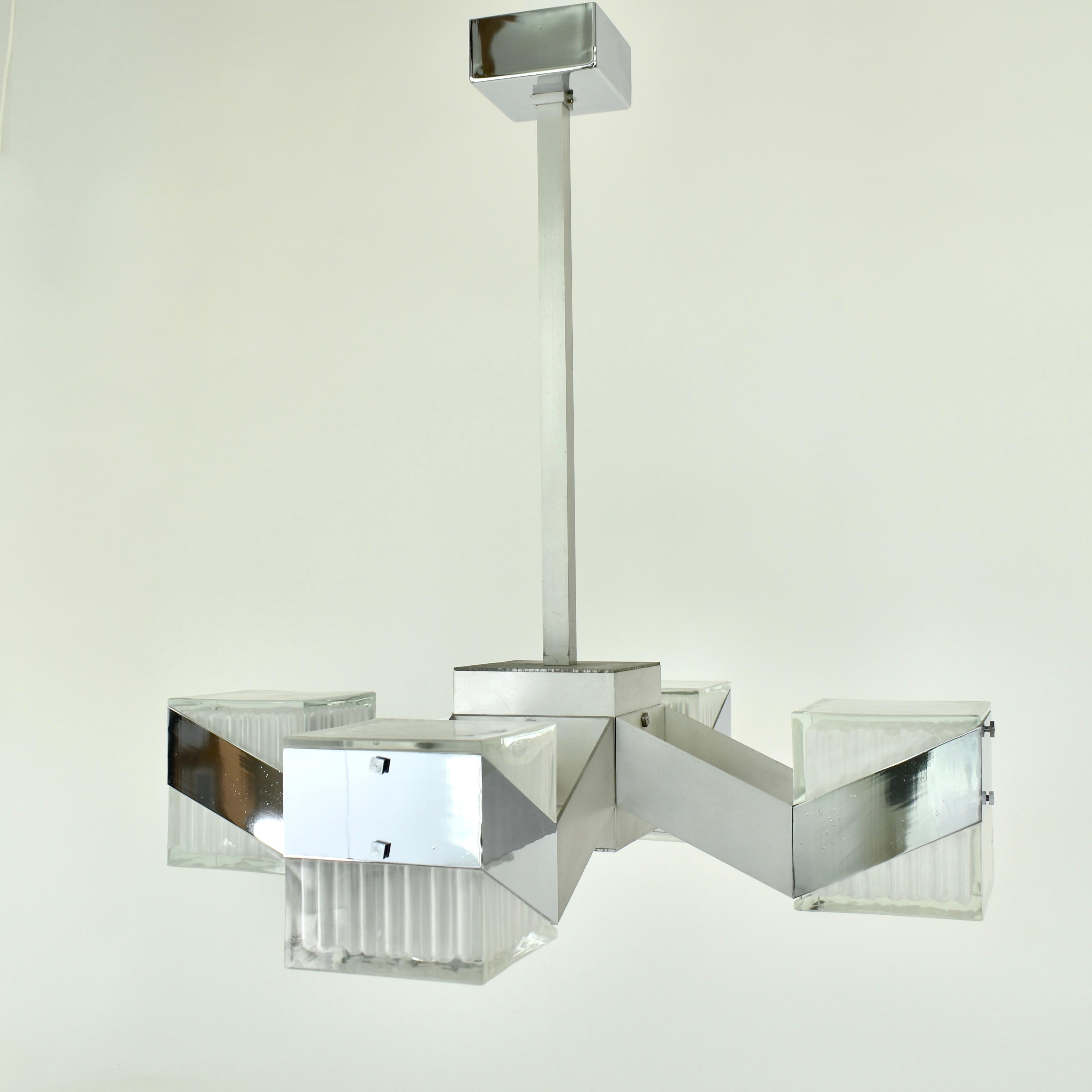 Lampadario cubista anni '70 in vetro cromato In condizioni buone in vendita a AMSTERDAM, NL