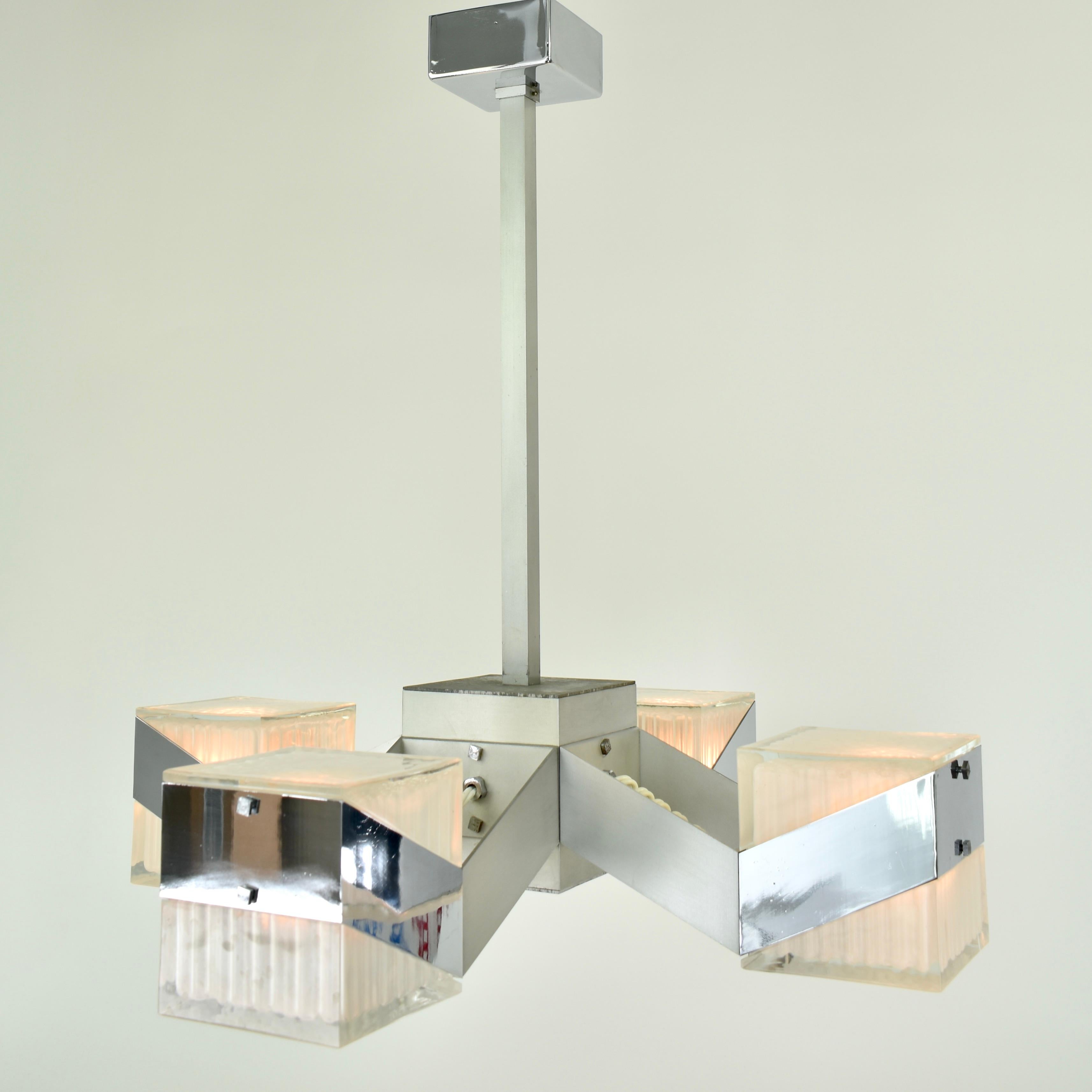 Fine XX secolo Lampadario cubista anni '70 in vetro cromato in vendita