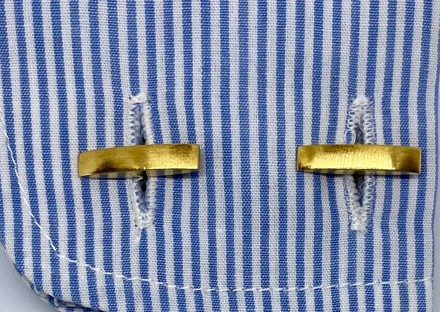 1970s Cufflinks in 18 Karat Yellow Gold with Carved Tiger's Eye Domes For Sale 2