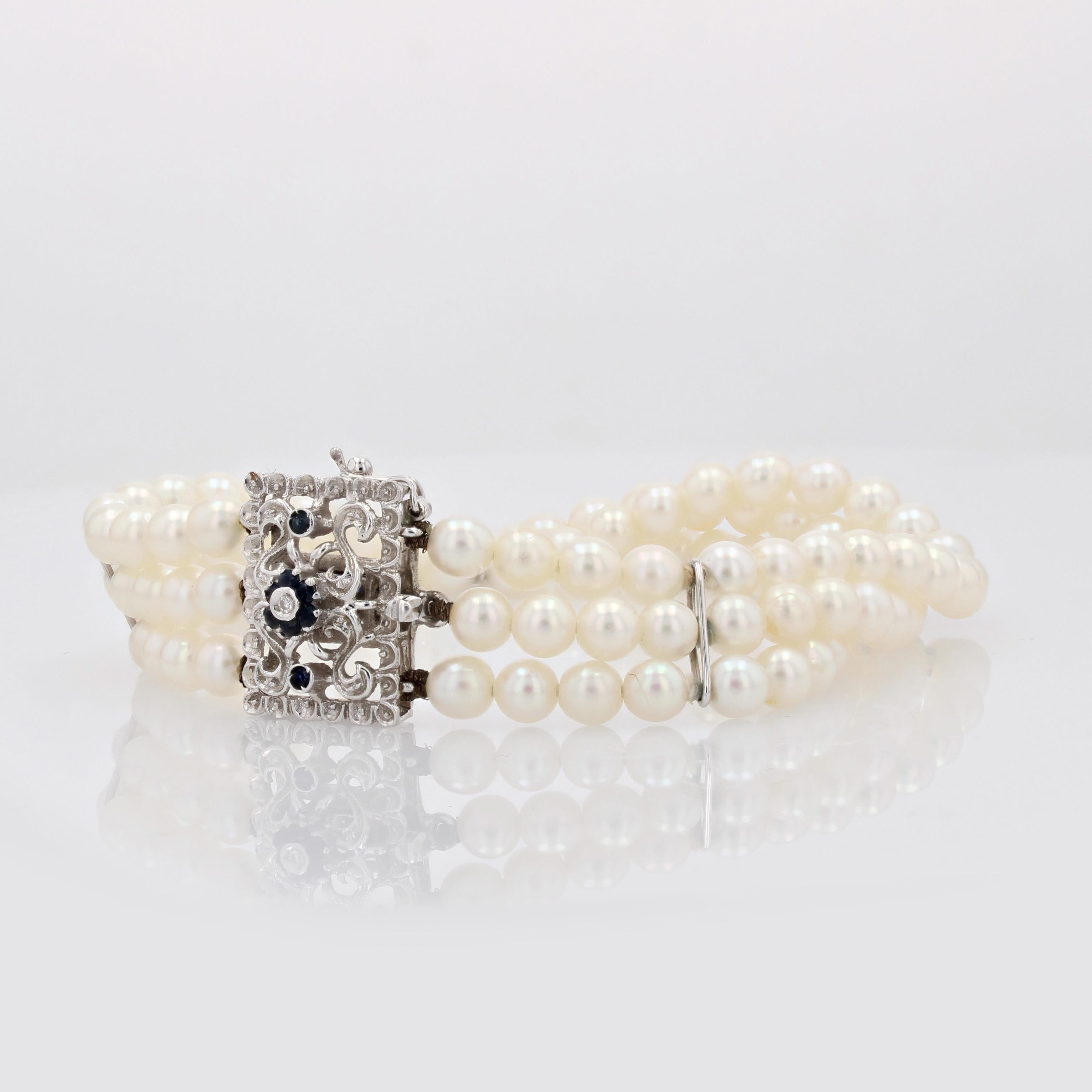 Bracciale anni '70 con perle coltivate, oro bianco 18 carati, zaffiro e diamante, chiusura a 3 file In condizioni buone in vendita a Poitiers, FR