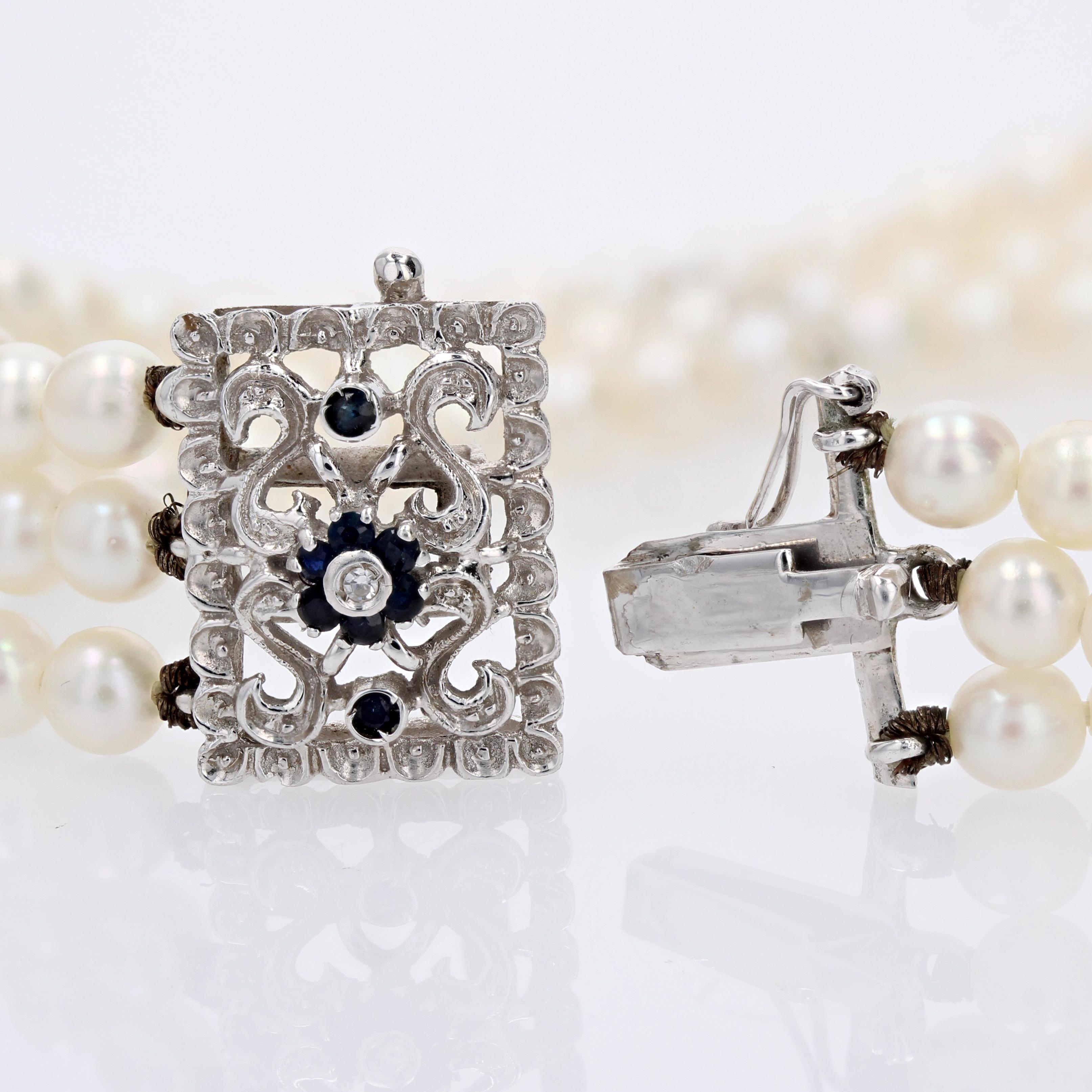Bracciale anni '70 con perle coltivate, oro bianco 18 carati, zaffiro e diamante, chiusura a 3 file in vendita 1