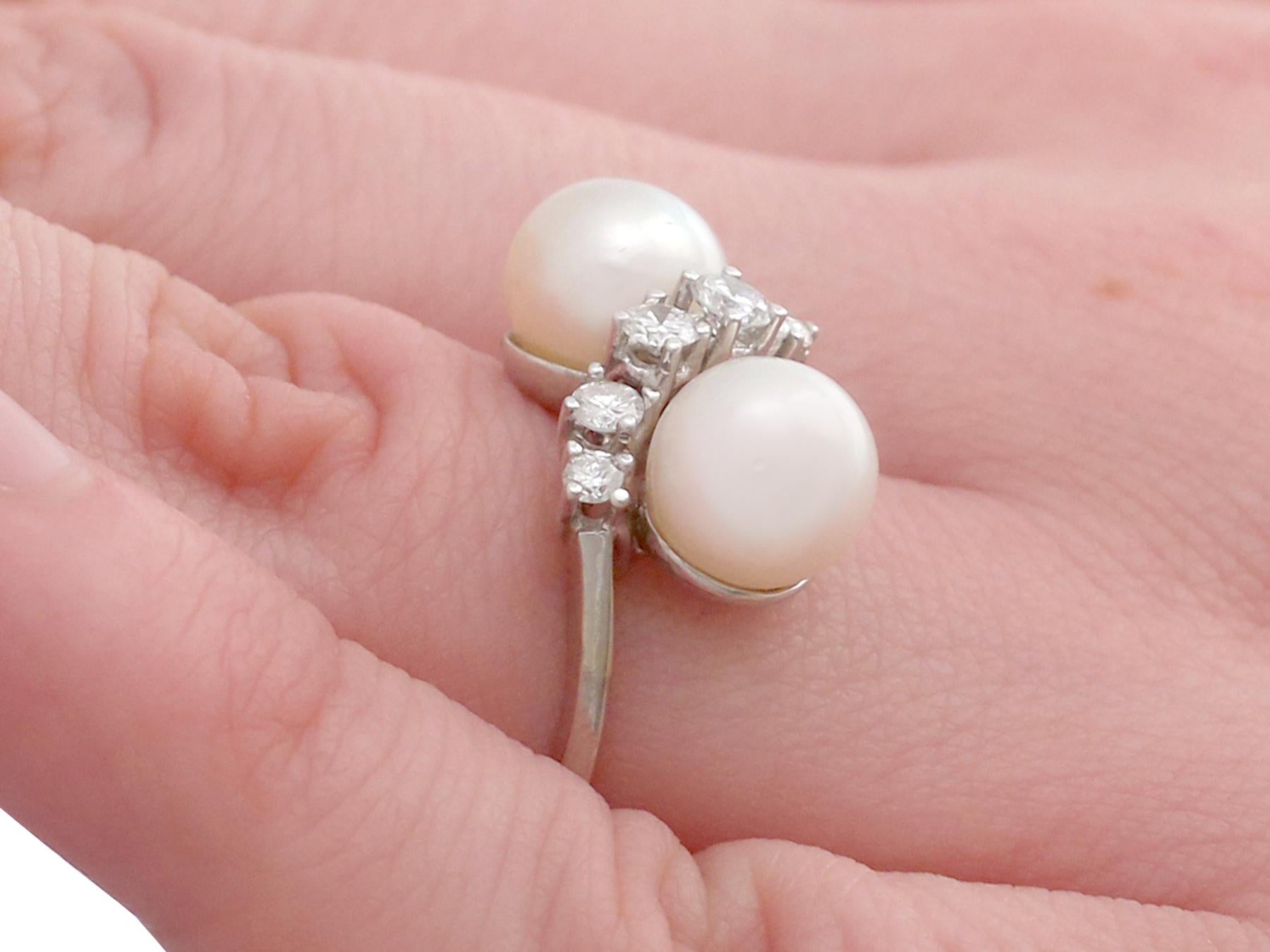 1970s Cultured Pearl and 1.04 Carat Diamond White Gold Twist Ring For Sale 3