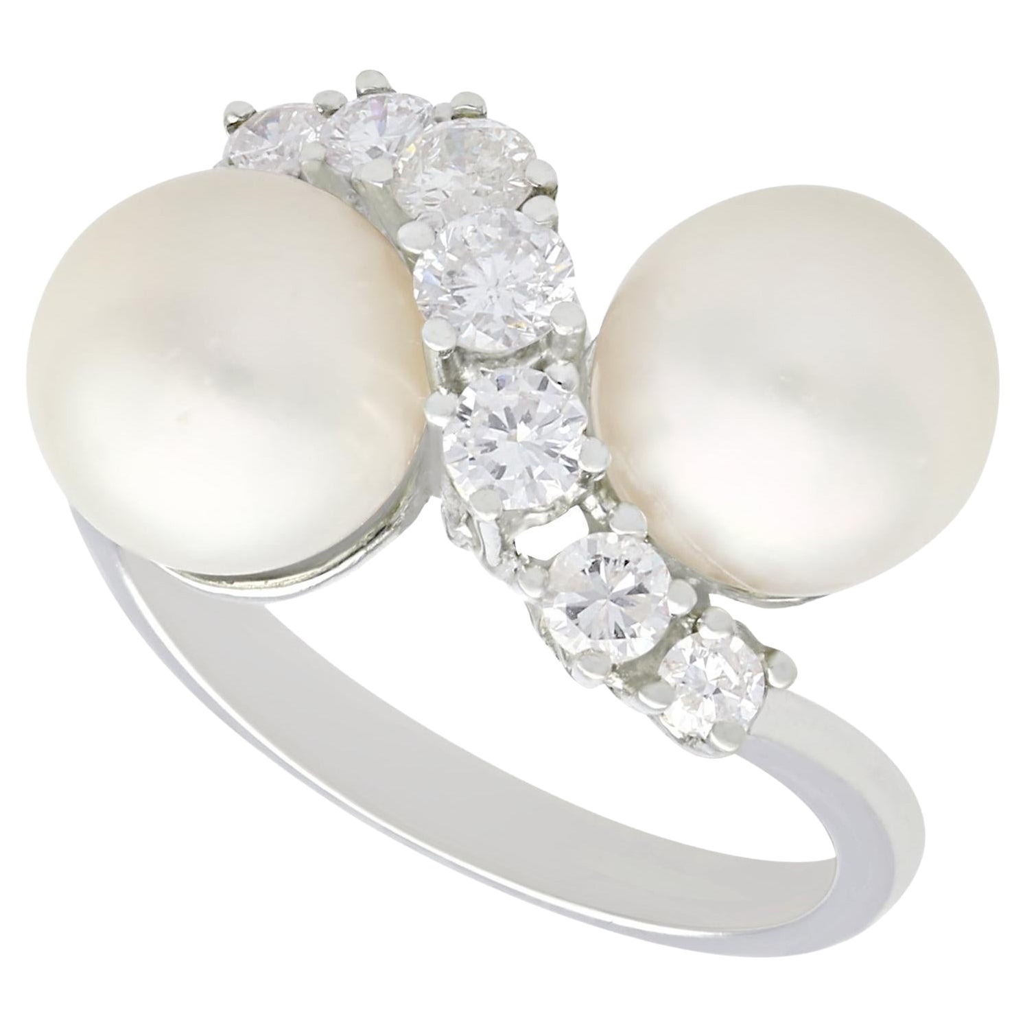 Anello Twist in oro bianco con perle coltivate e diamanti da 1,04 carati del 1970