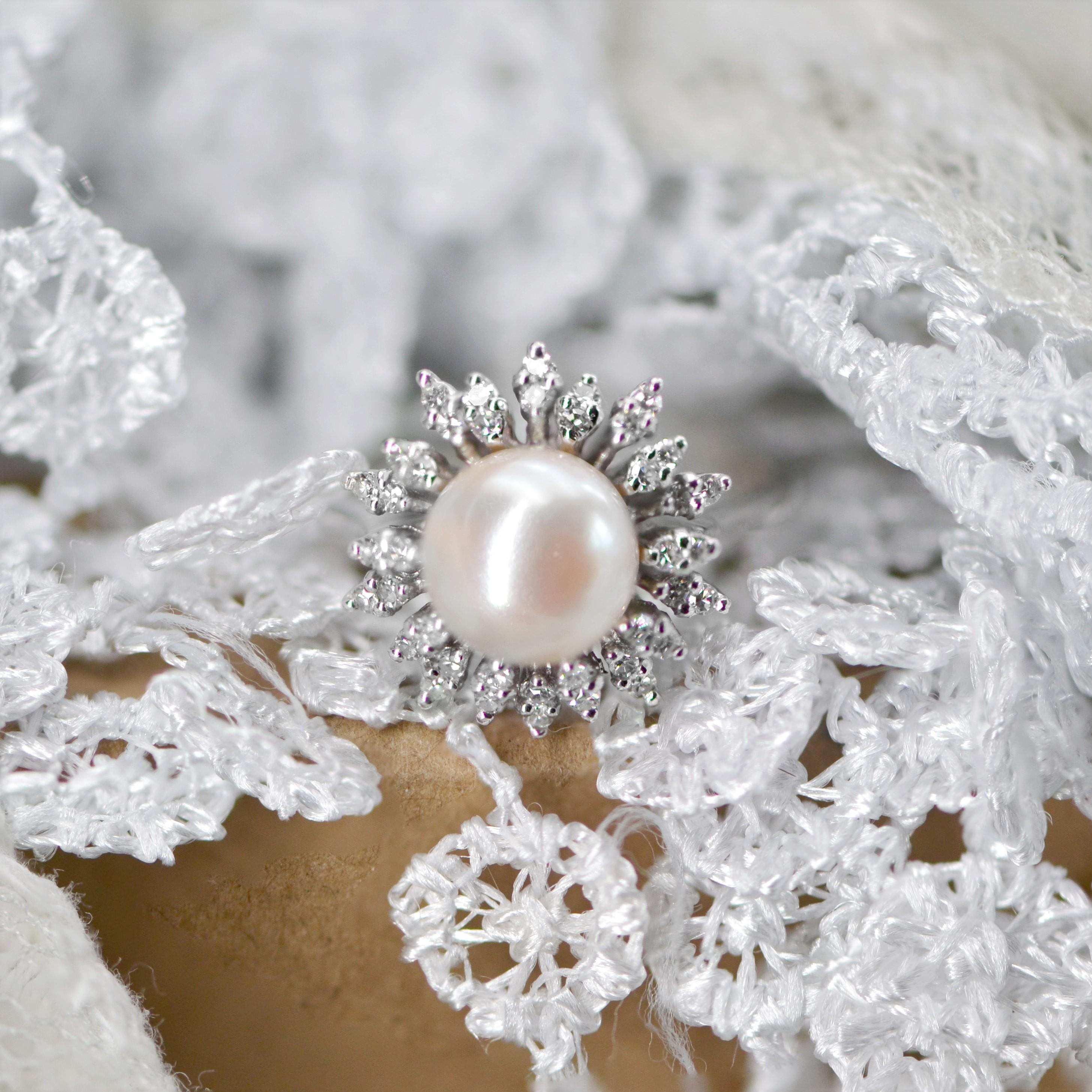 Flake-Ring aus 18 Karat Weigold mit Zuchtperlen und Diamanten, 1970er Jahre 9