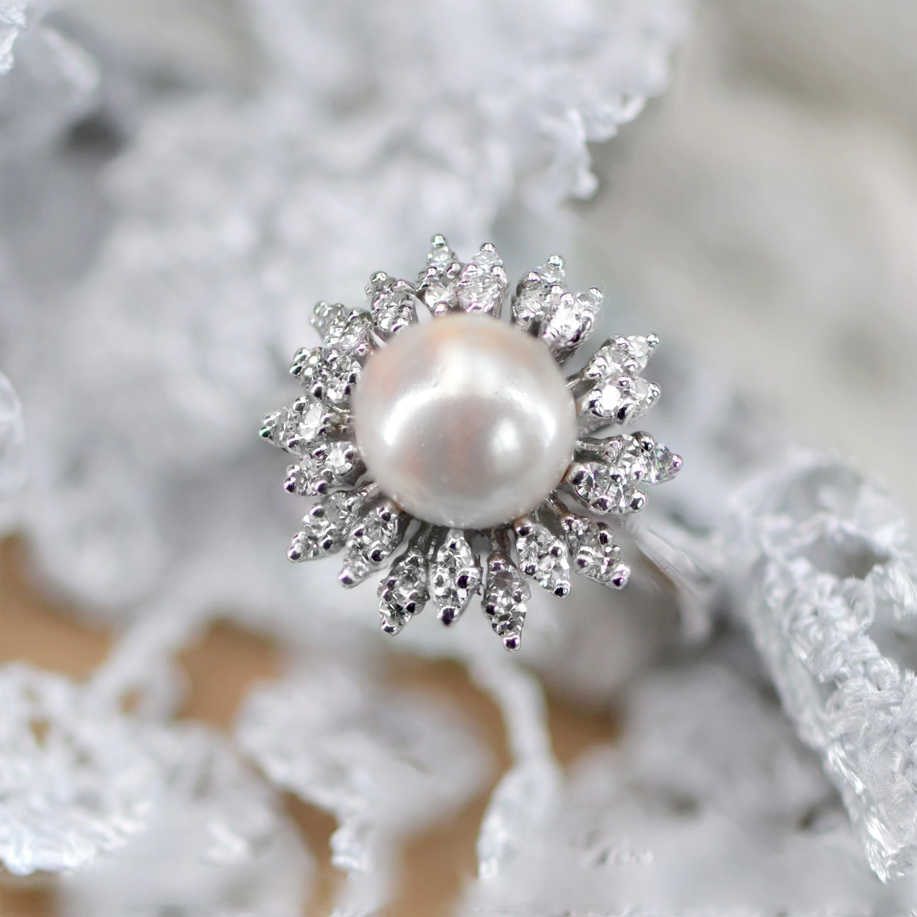 Flake-Ring aus 18 Karat Weigold mit Zuchtperlen und Diamanten, 1970er Jahre (Perle)