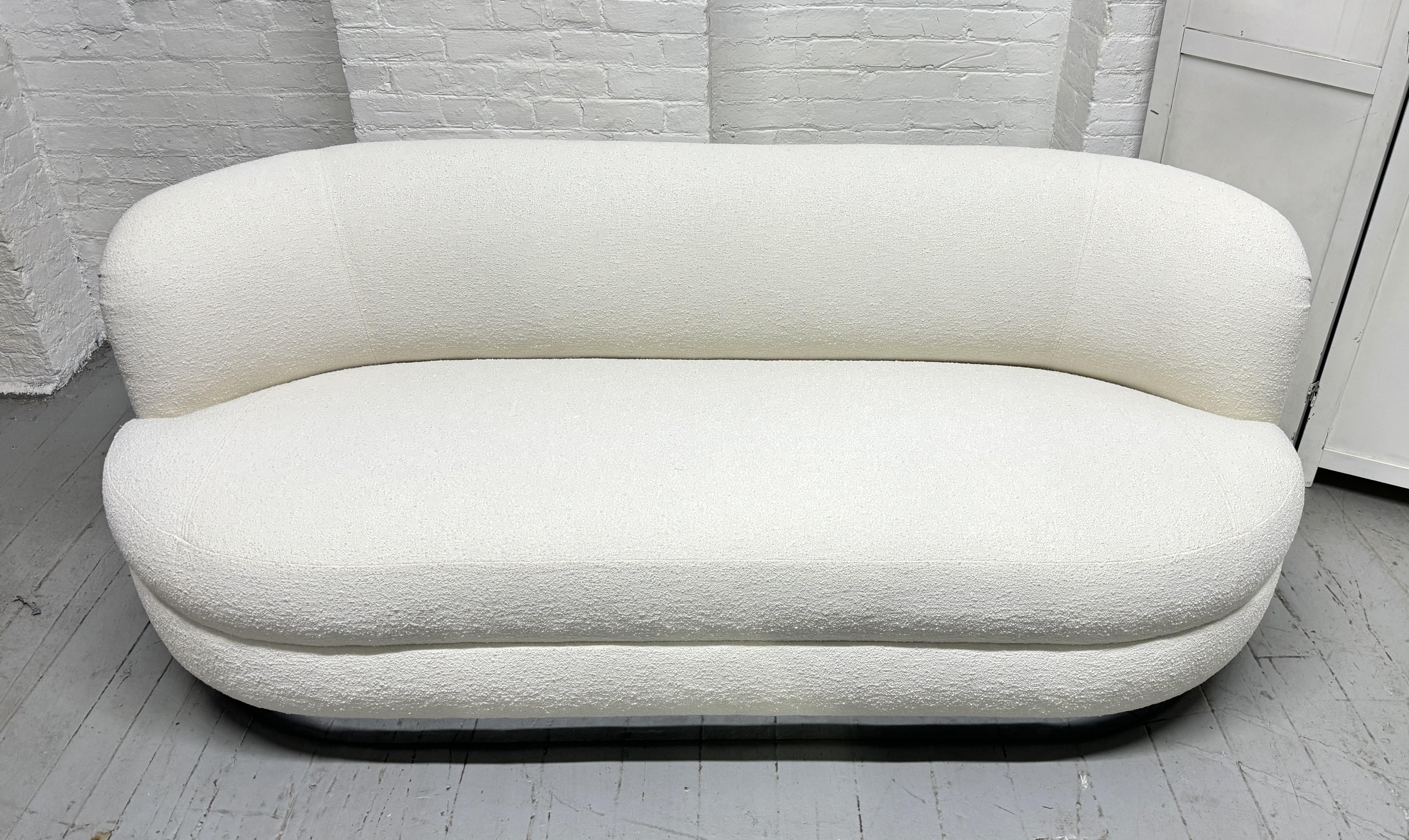 Late 20th Century 1970s Curved Sofa in Bouclé For Sale