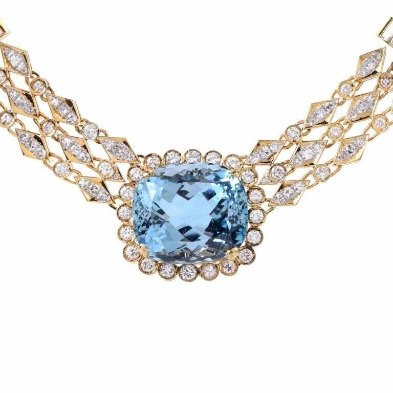1970s Cushion Aquamarine Diamond Gold Choker Necklace In Excellent Condition In Miami, FL