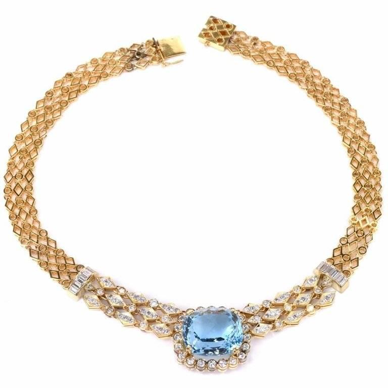 Women's or Men's 1970s Cushion Aquamarine Diamond Gold Choker Necklace