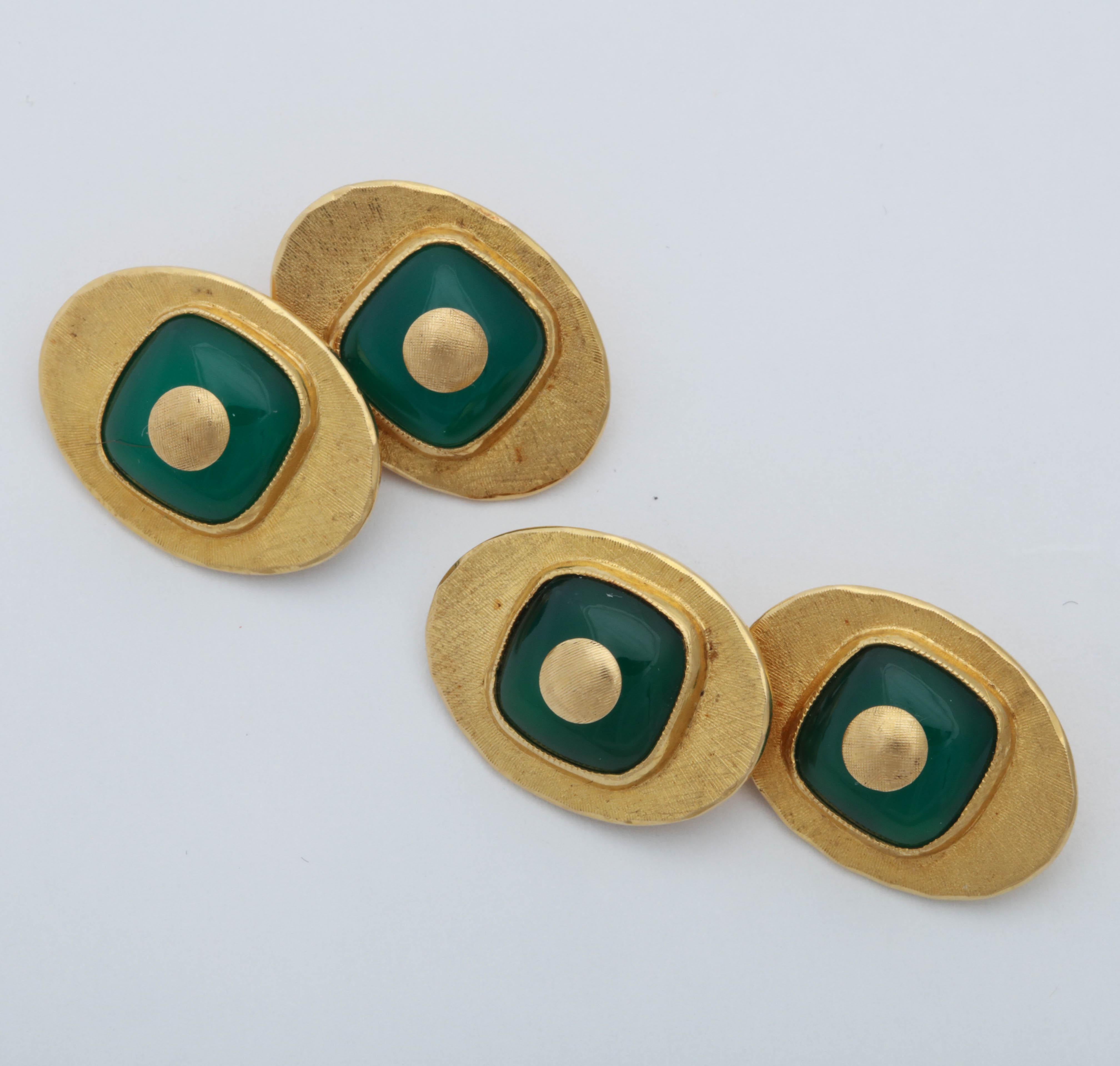 1970s Custom Cut Green Onyx with Brushed Gold Double-Sided Cufflinks In Good Condition For Sale In New York, NY