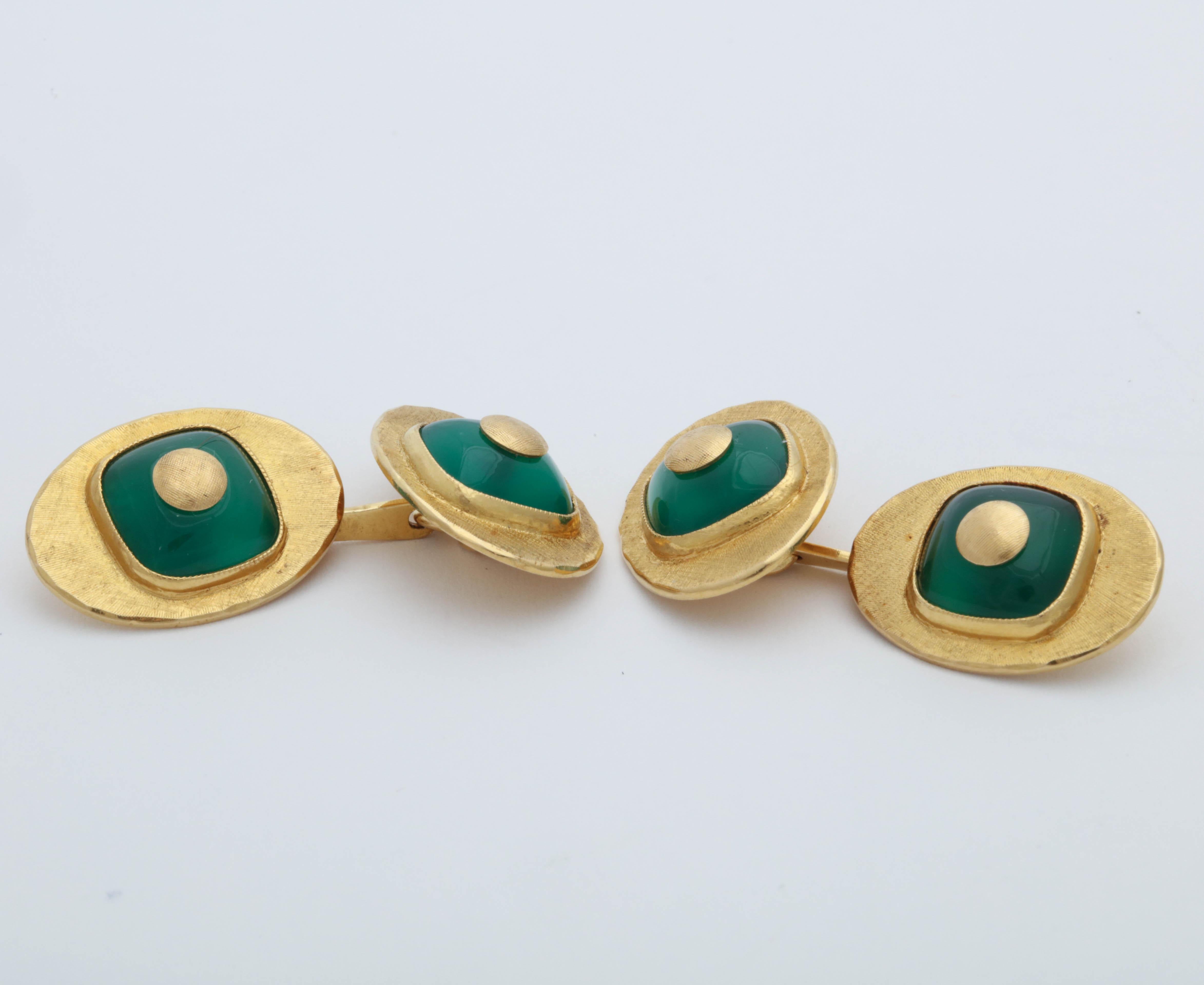 1970s Custom Cut Green Onyx with Brushed Gold Double-Sided Cufflinks For Sale 2