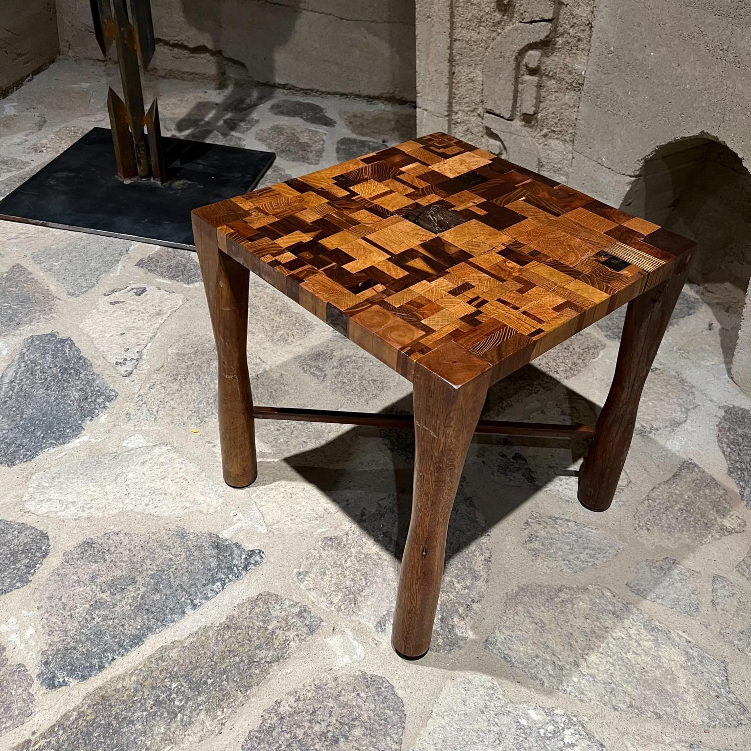Fin du 20e siècle Table d'appoint en bois exotique fabriquée sur-mesure dans le style d'un cordonnier mexicain, années 1970 en vente