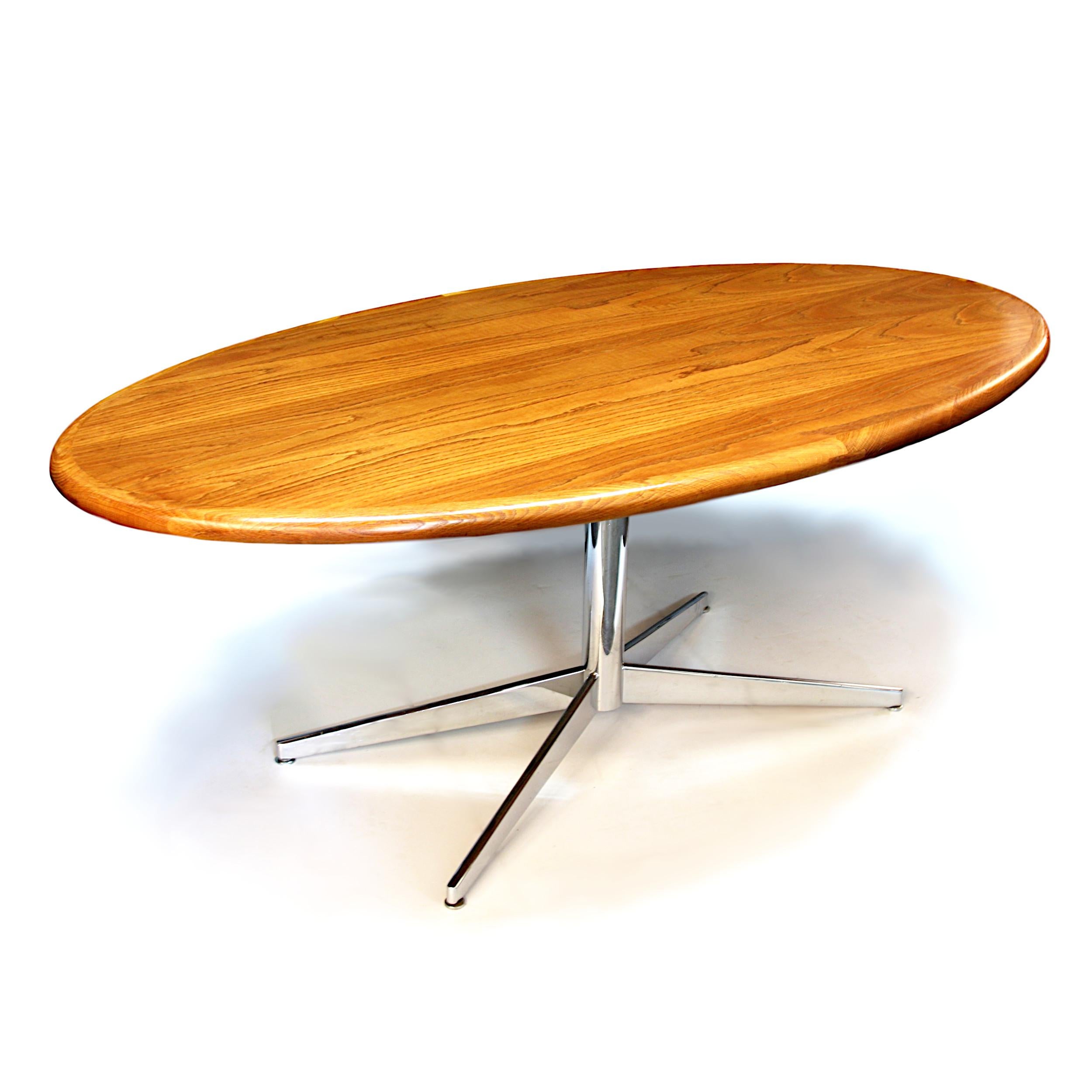 1970s Custom Mid-Century Modern Oval Oak Executive Desk by Florence Knoll In Good Condition In Lafayette, IN