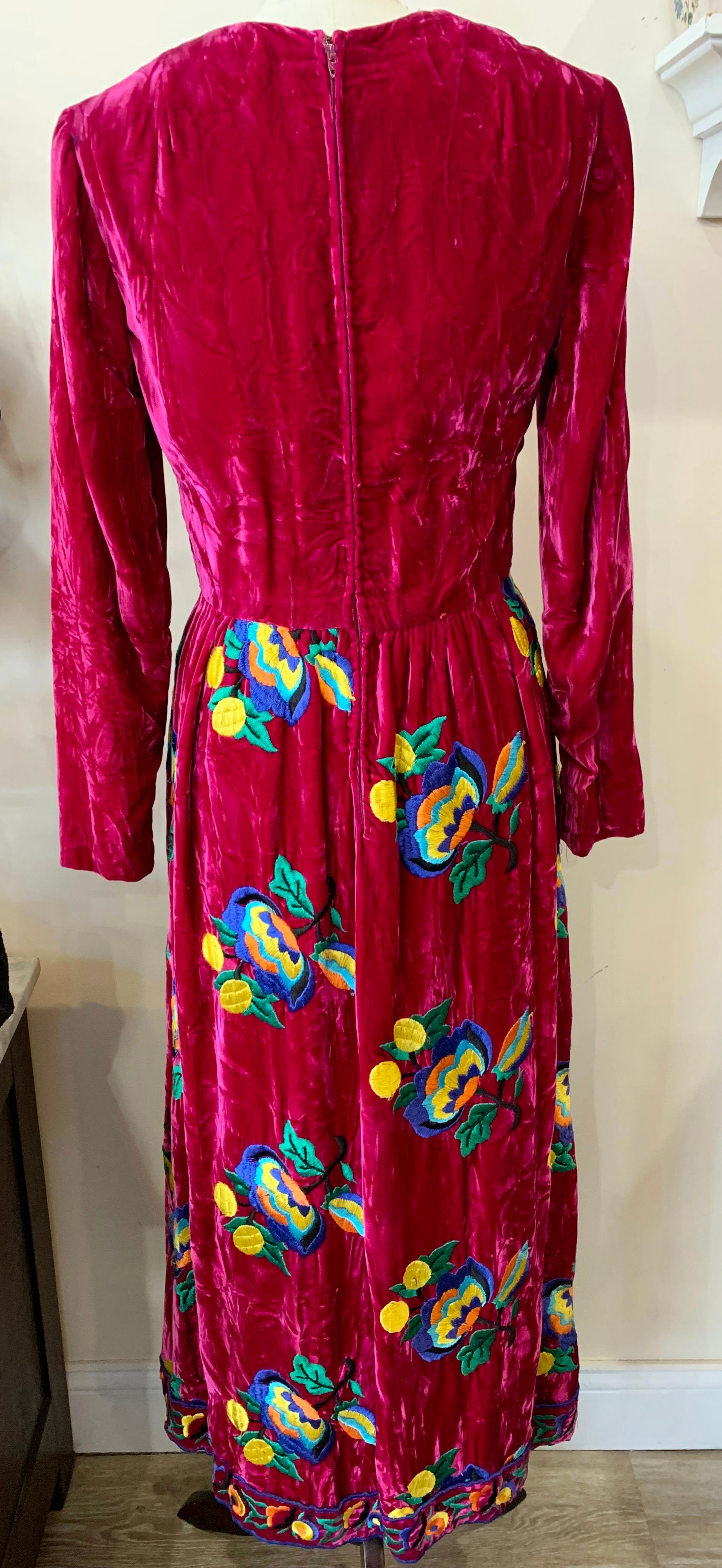 1970s Custom Oscar de la Renta Burgundy Crush Velvet Floral Embroidered Gown For Sale 2