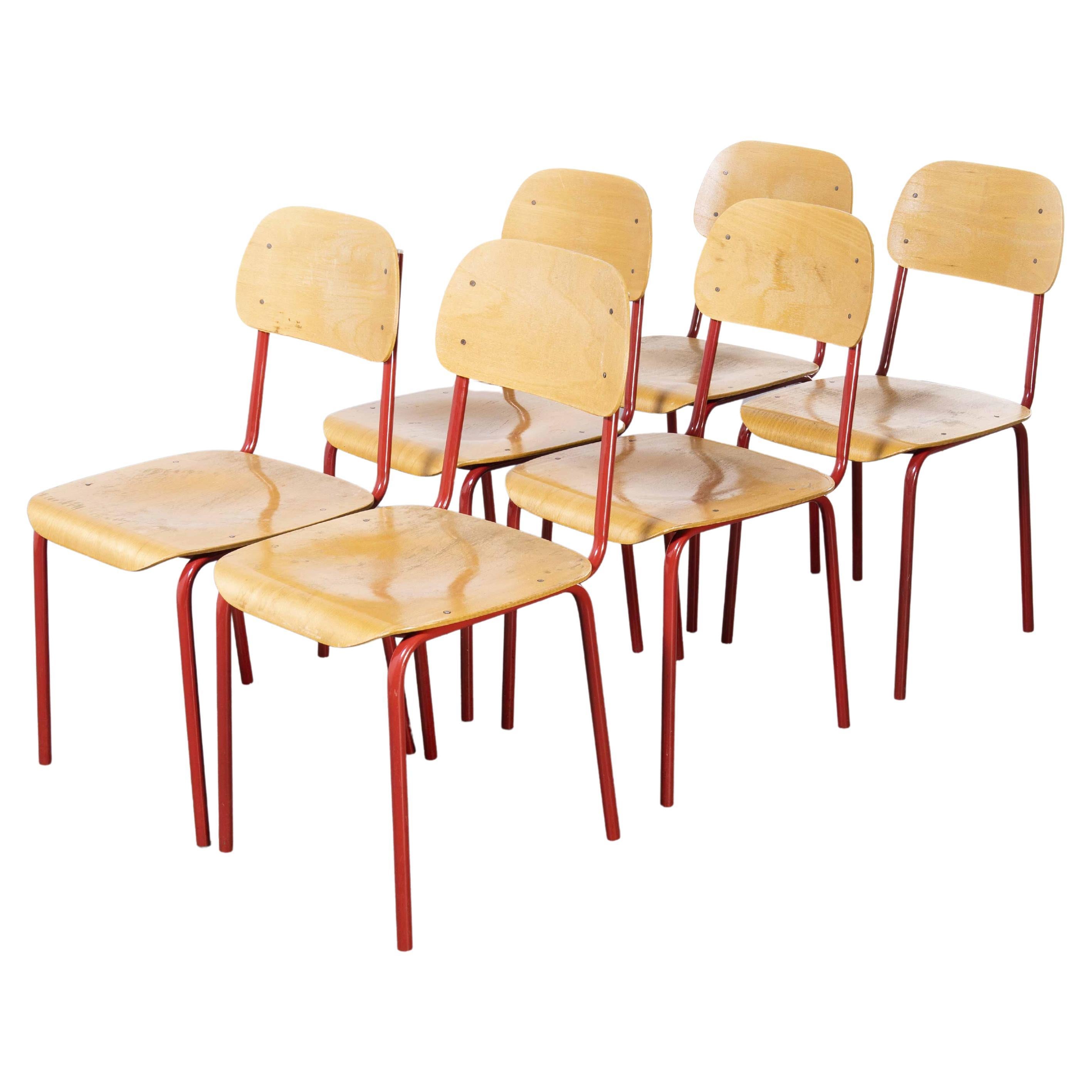 Chaises empilables industrielles tchèques des années 1970, rouges, ensemble de six pièces