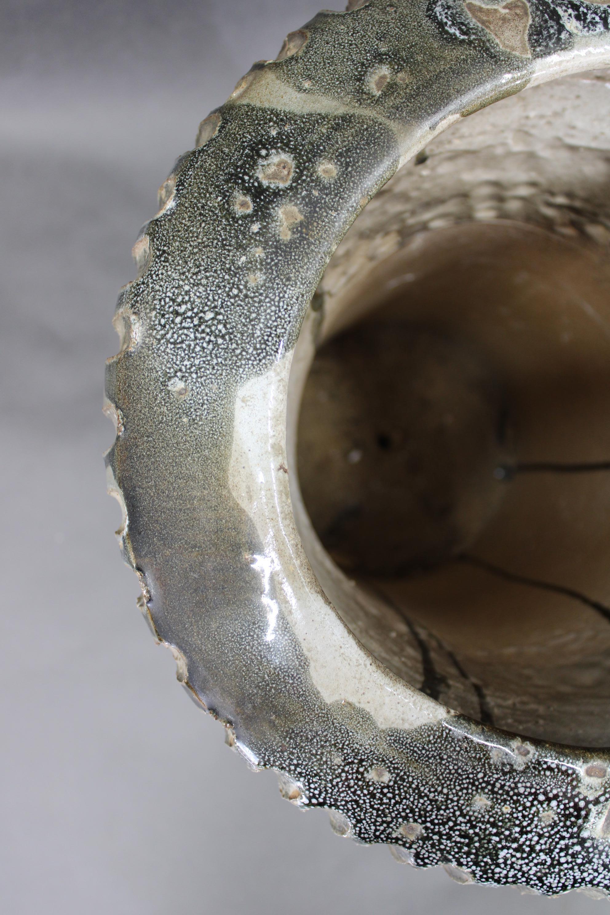 1970er Tschechoslowakische Brutalistische Keramikvase, große strukturierte Keramik aus der Jahrhundertmitte im Angebot 2