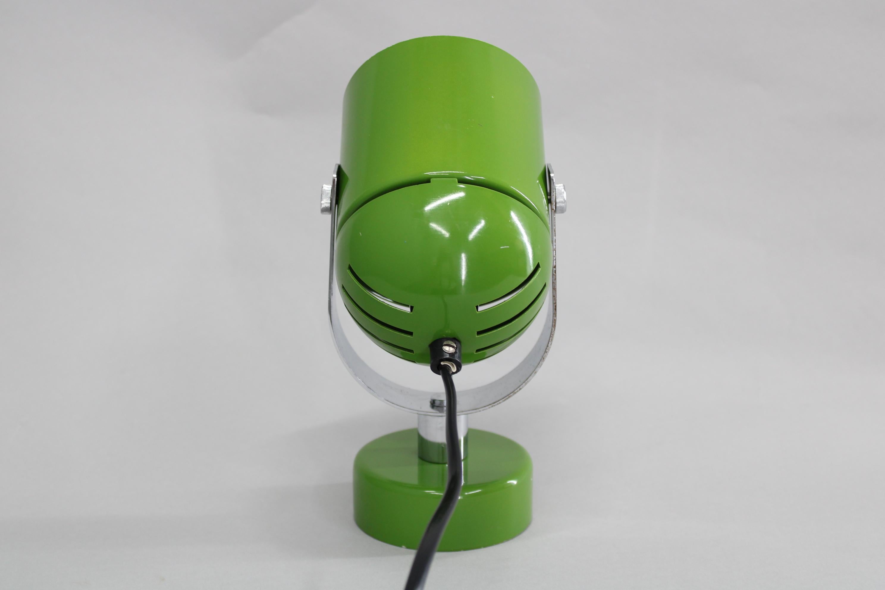 1970er Tschechoslowakische verstellbare Wandleuchte von Stanislav Indra, Chrom & Grün E im Zustand „Gut“ im Angebot in Praha, CZ