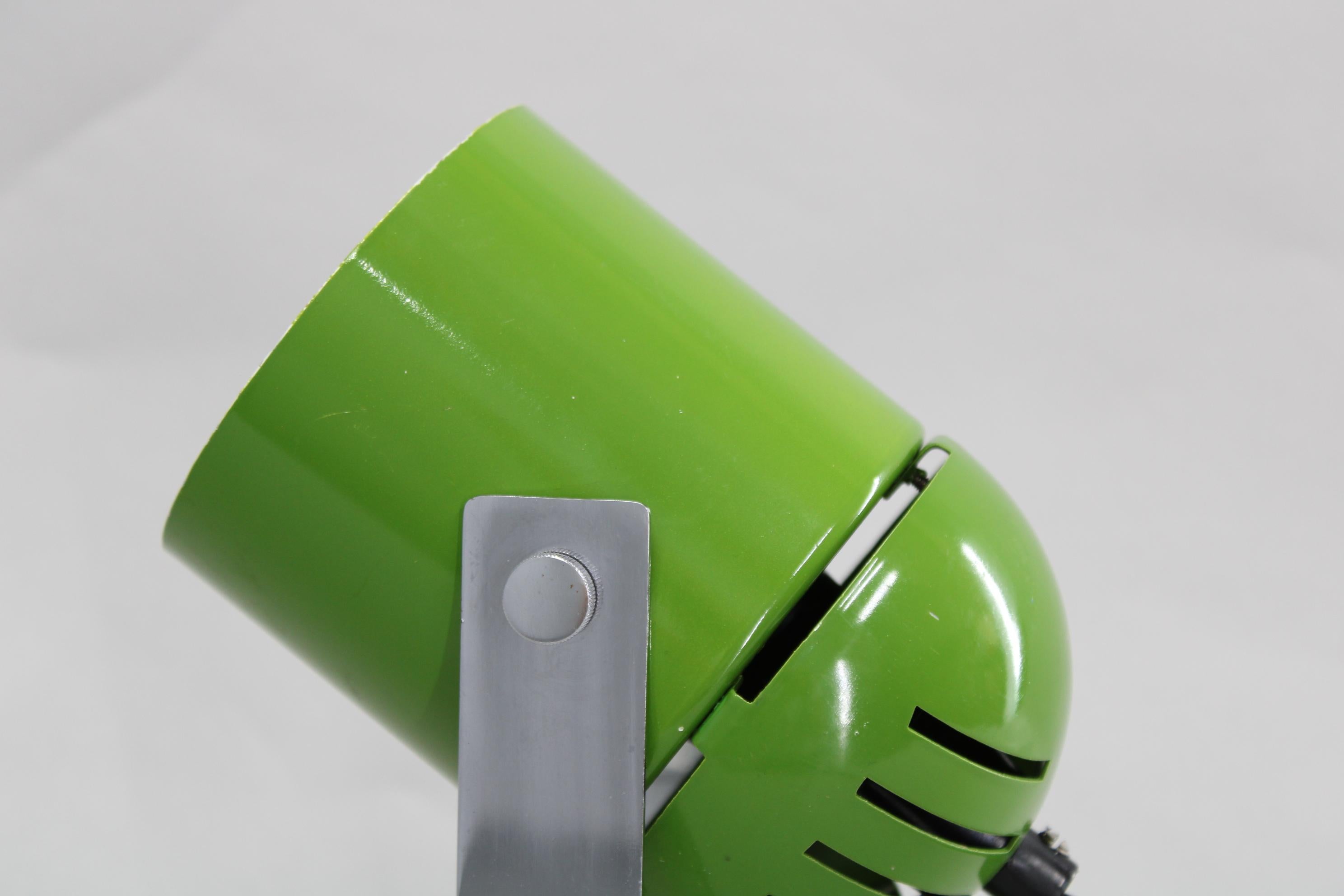 1970er Tschechoslowakische verstellbare Wandleuchte von Stanislav Indra, Chrom & Grün E (Ende des 20. Jahrhunderts) im Angebot