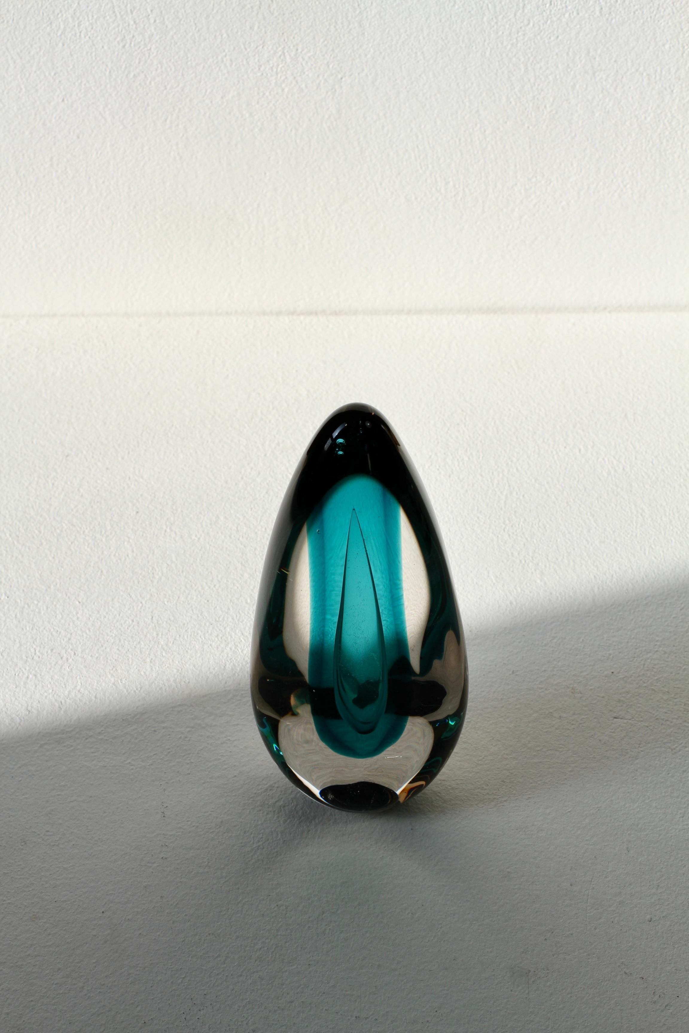 1970's Da Ros for Cenedese 'Attr.' Clear & Green Murano Bubble Glass Paperweight For Sale 9