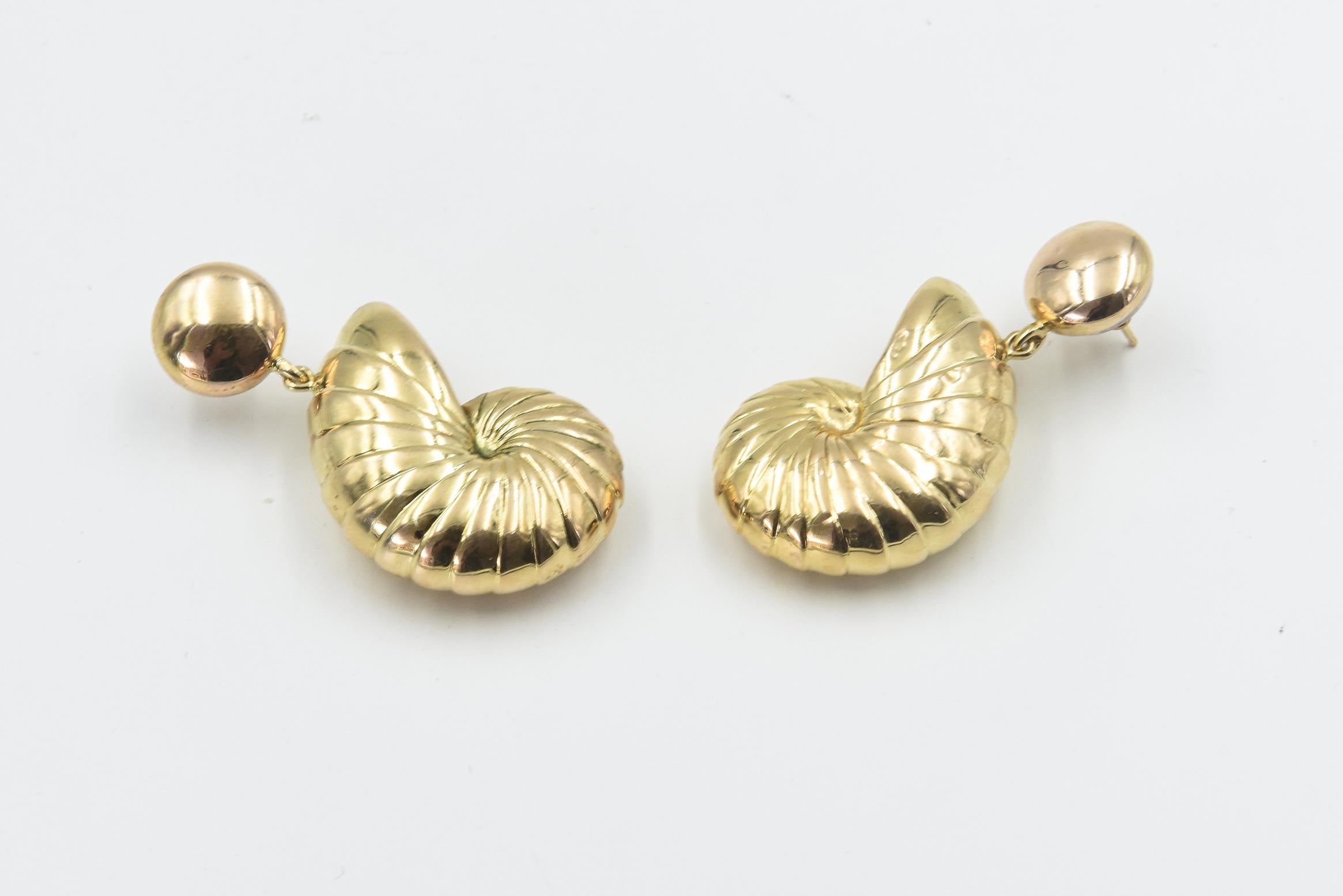 1970s Dangling Yellow Gold Nautilus Shell Earrings  For Sale 1