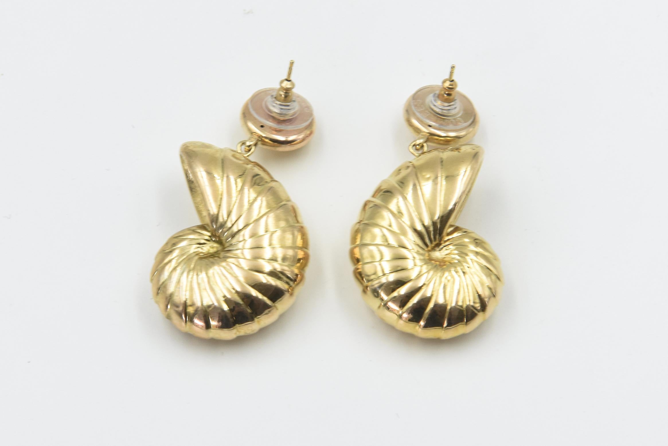1970s Dangling Yellow Gold Nautilus Shell Earrings  For Sale 2