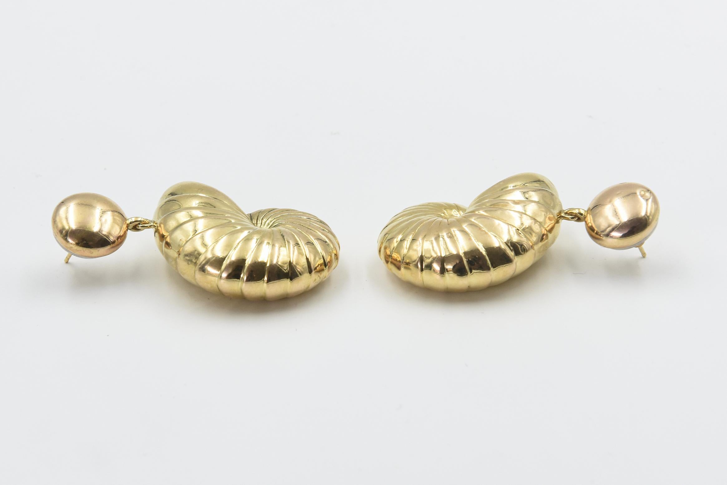 1970s Dangling Yellow Gold Nautilus Shell Earrings  For Sale 4