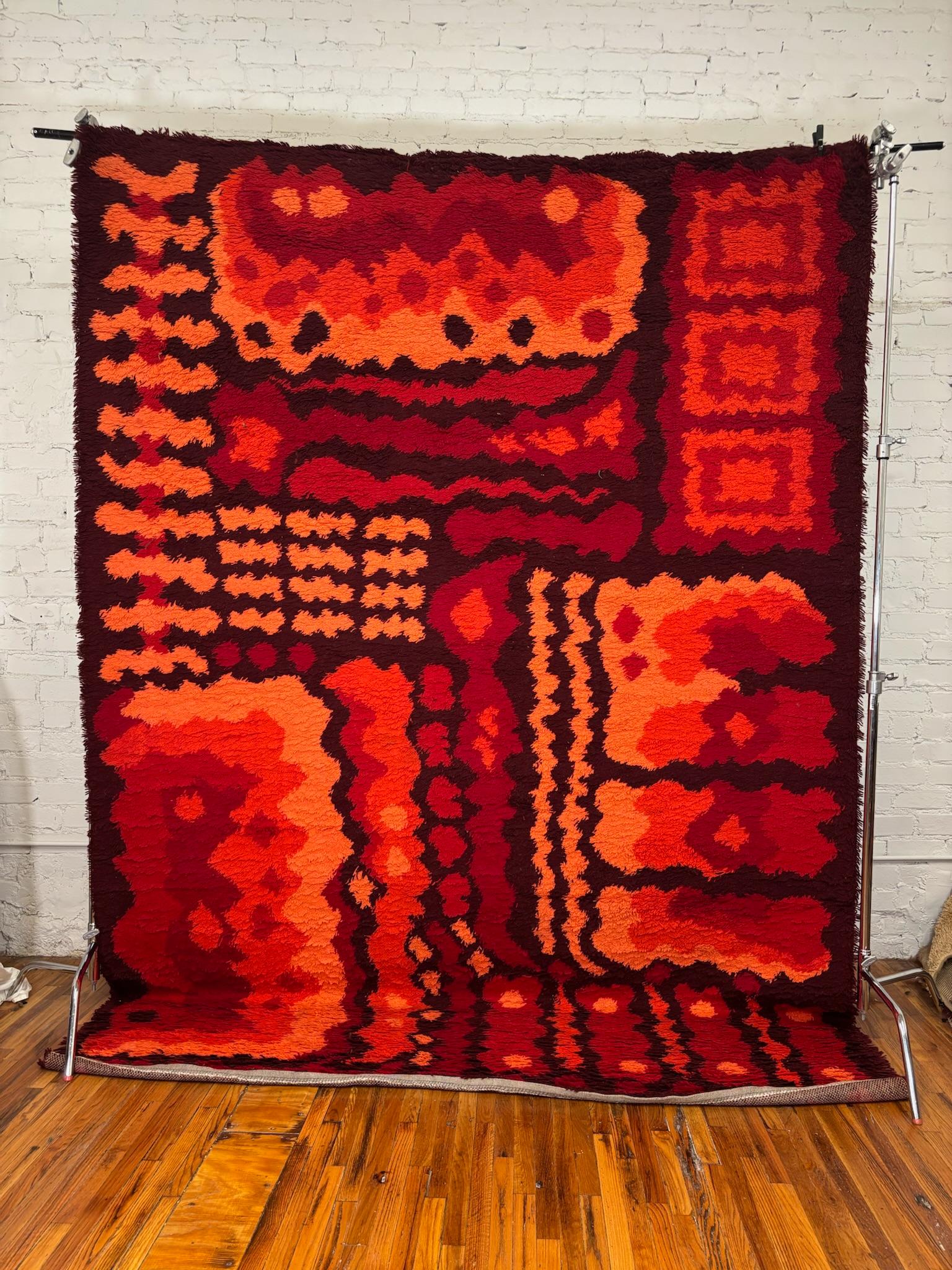 Fine XX secolo Tappeto Dania Taepper astratto rosso arancione del 1970, non usato, metà secolo, in lana danese. in vendita