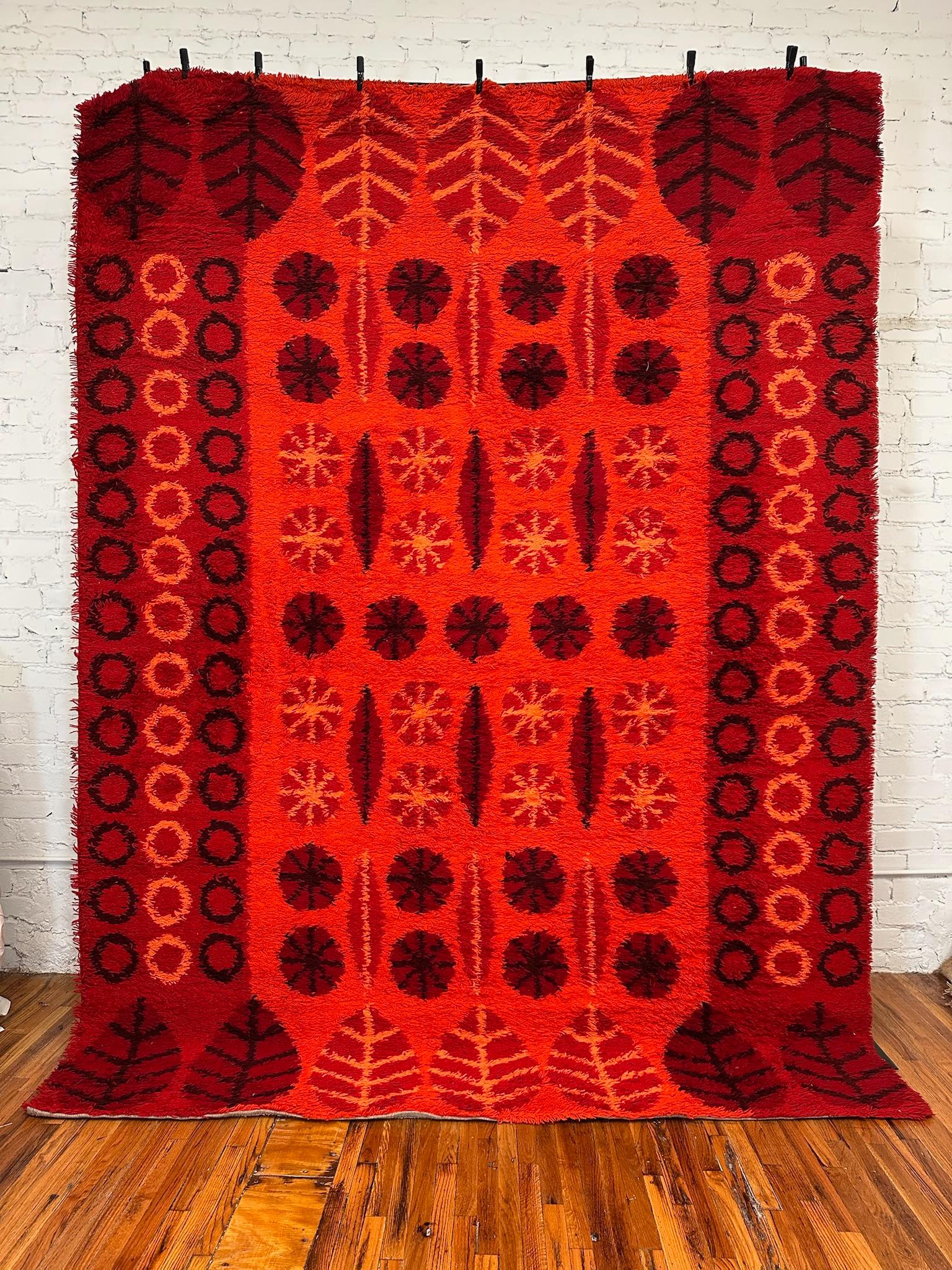 Da una collezione pazzesca che è stata conservata per decenni!
Tappeti vintage anni '60/'70 tutti nuovi e non usati!

Tappeto Dania Taepper Foglie Cerchi Rosso Borgogna Rya

Creatore: Dania Taepper

100% Autentico!!!



Condit: Nuovo con tag,