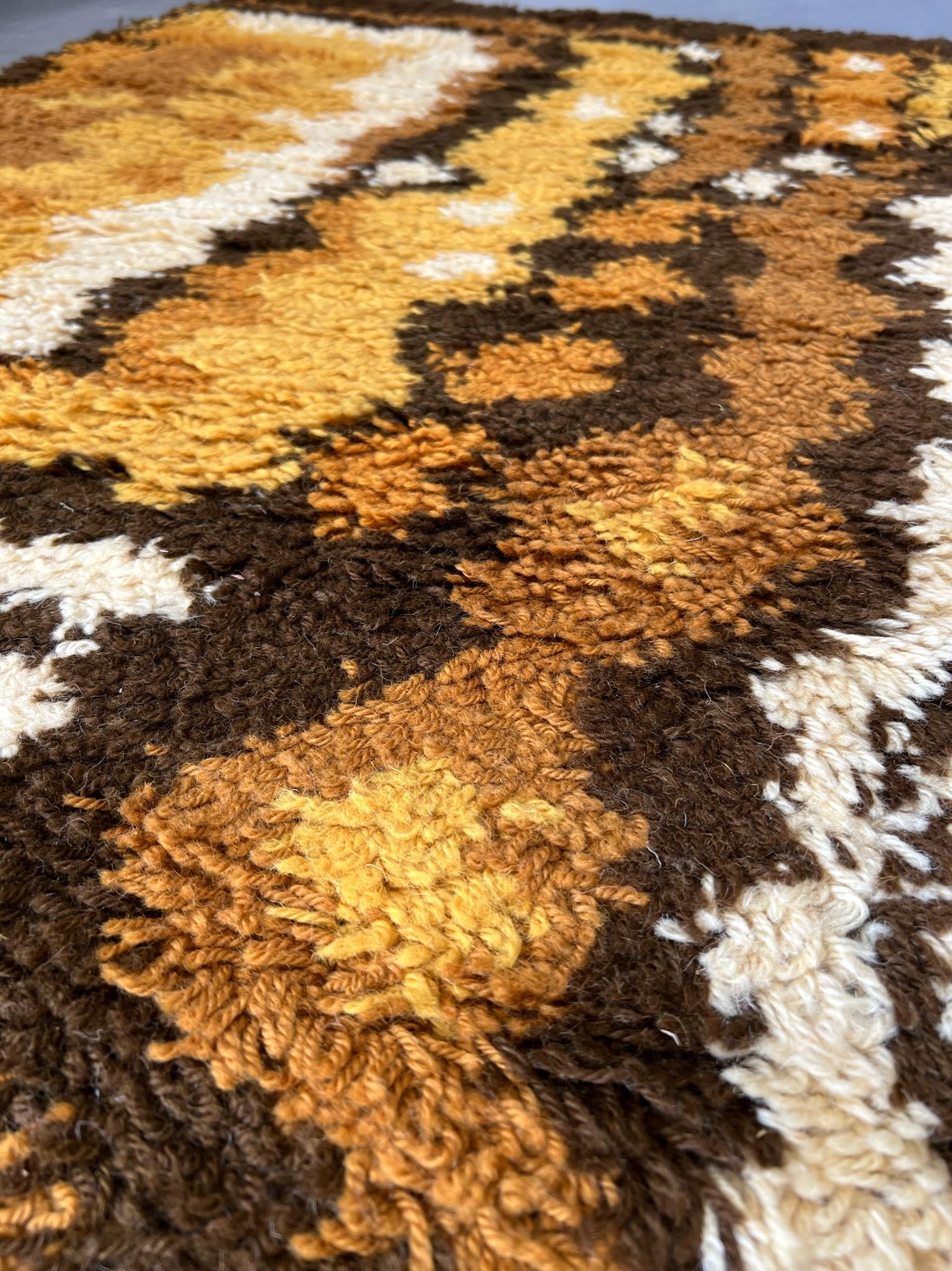 Tapis Rya danois moderne mi-siècle de l'ère spatiale DANIA TAEPPER, années 1970 en vente 1