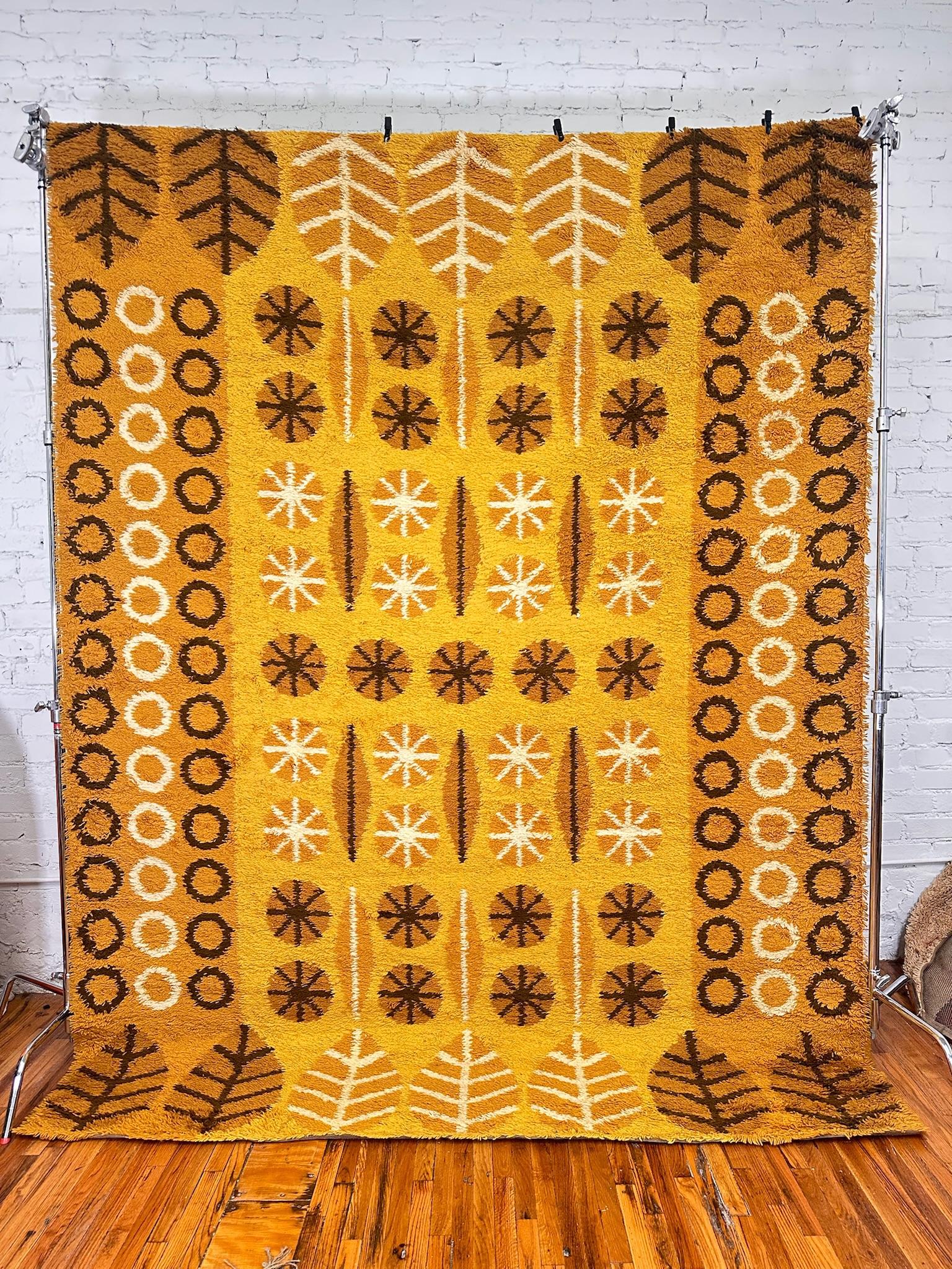 Laine DANIA Taepper Yellow Brown Circle UNUSED Mid Century Danish Wool Rya Rug (1970) en vente