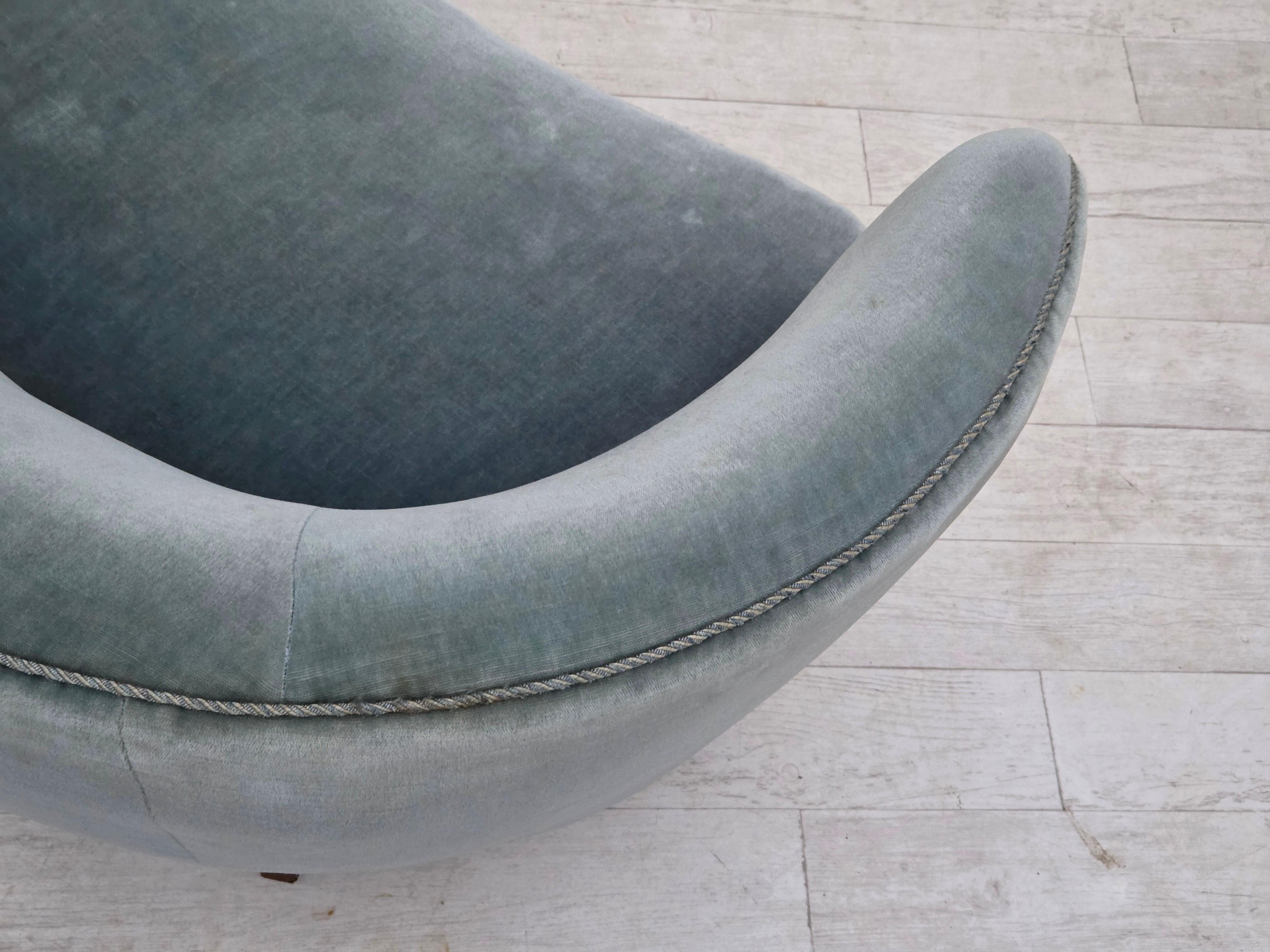 Años 70, sofá danés curvo de 2 plazas, terciopelo azul mueble. en venta 8