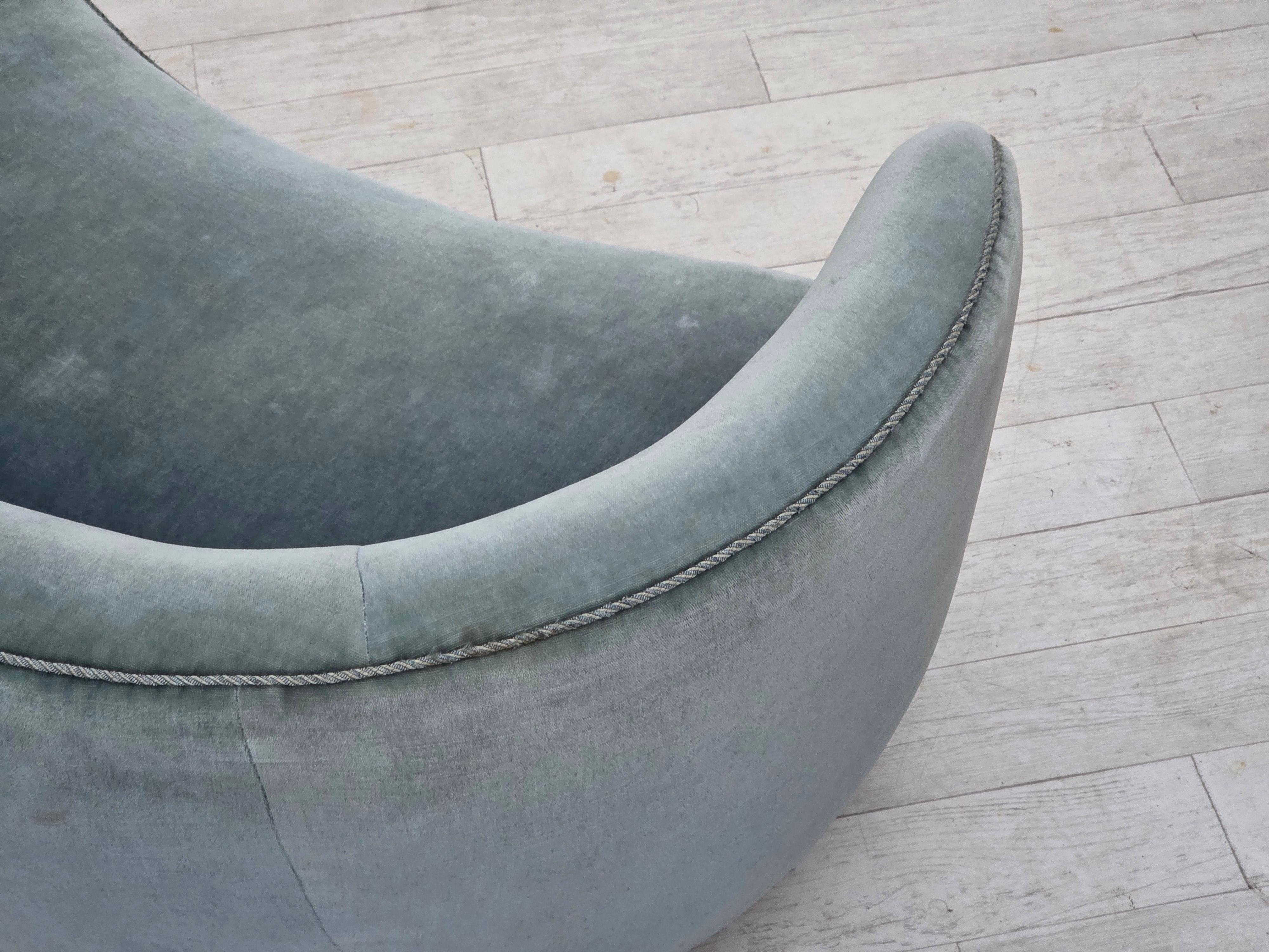 Años 70, sofá danés curvo de 2 plazas, terciopelo azul mueble. en venta 9