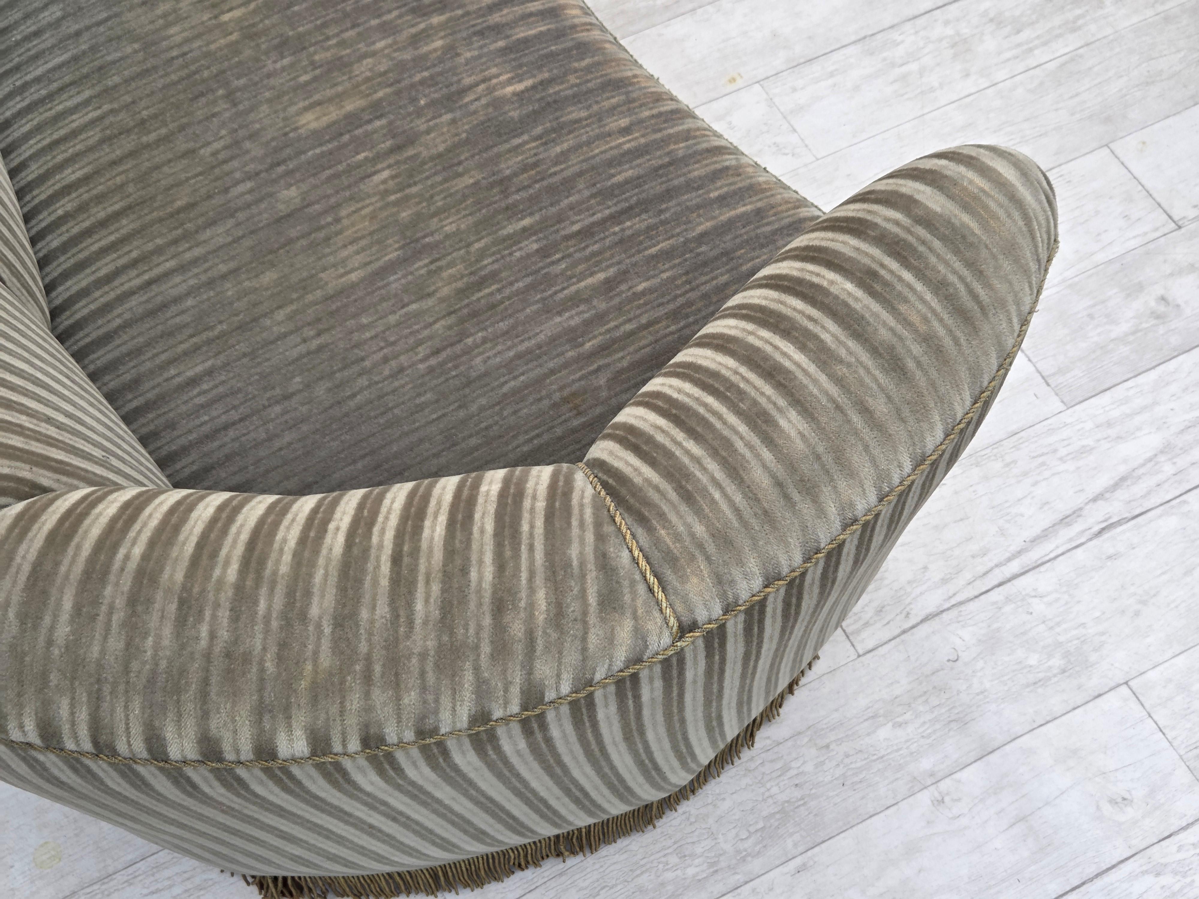 1970er Jahre, dänisches 2-Sitzer-Schwingsofa, Original-Möbel-Velours, Buchenholz. im Angebot 3