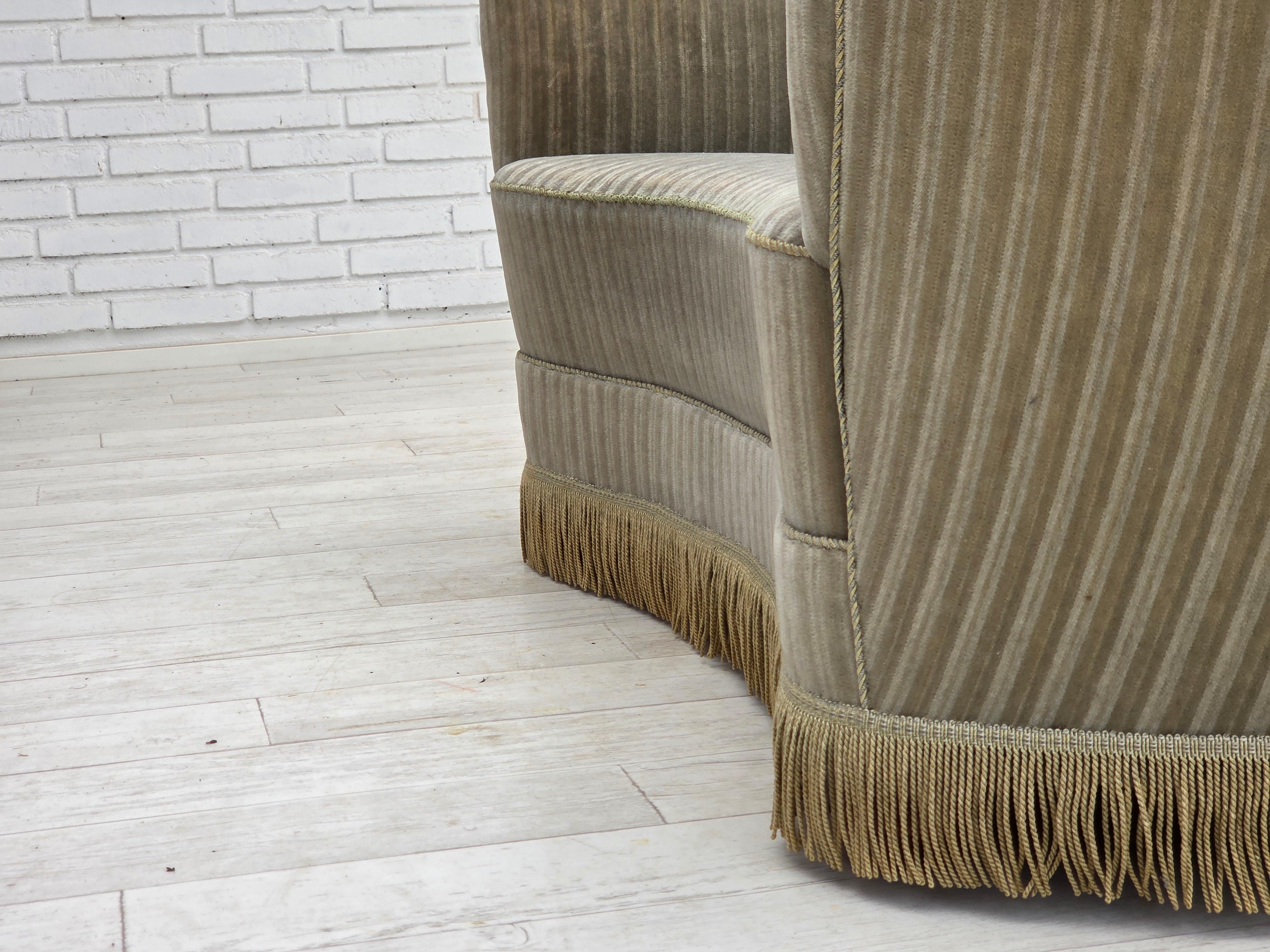 1970er Jahre, dänisches 2-Sitzer-Schwingsofa, Original-Möbel-Velours, Buchenholz. im Angebot 7