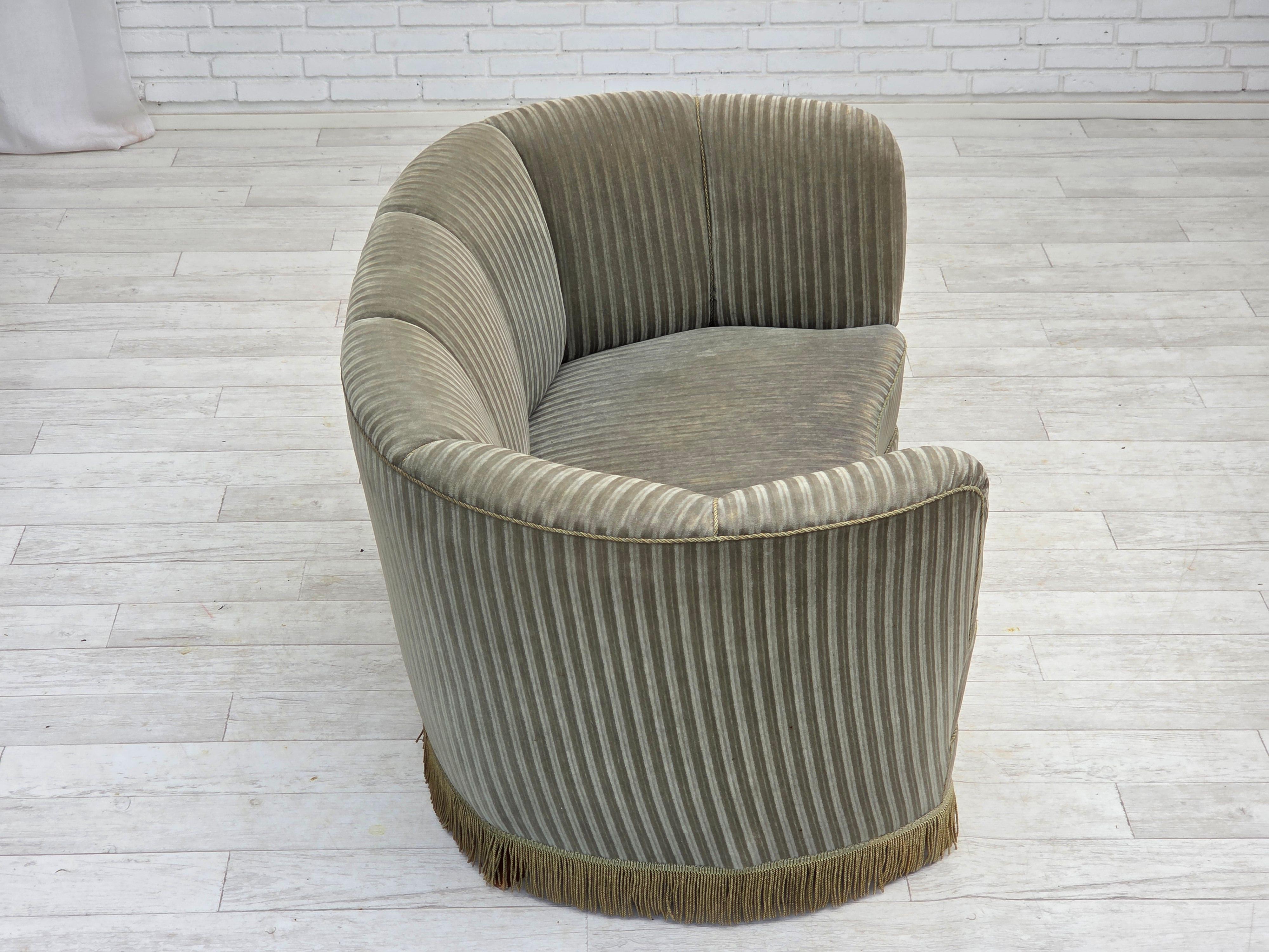 1970er Jahre, dänisches 2-Sitzer-Schwingsofa, Original-Möbel-Velours, Buchenholz. im Angebot 2