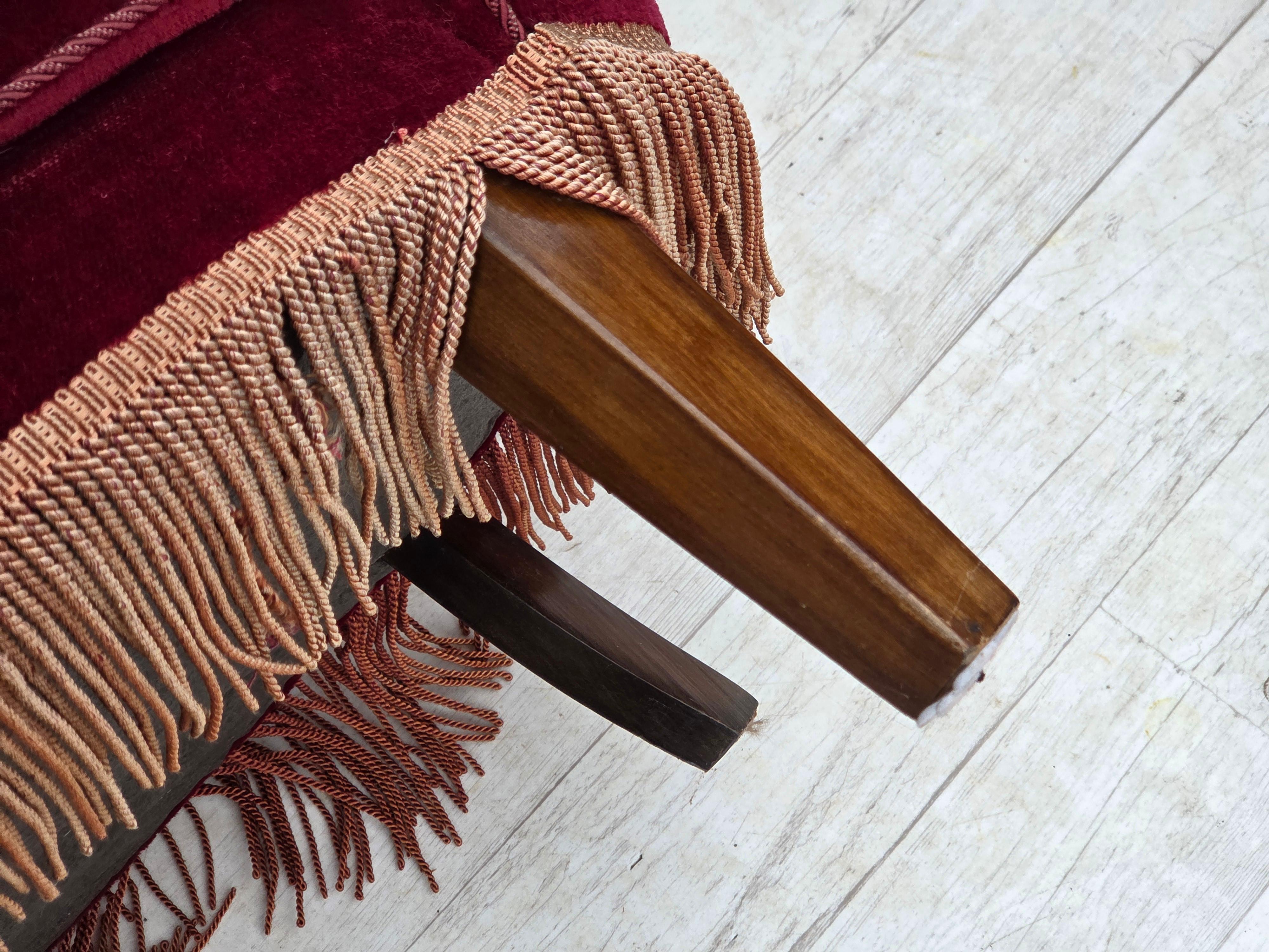 1970er Jahre, dänisches 2-Sitzer-Schwingsofa, roter Möbelvelours, Buchenholz. im Angebot 9