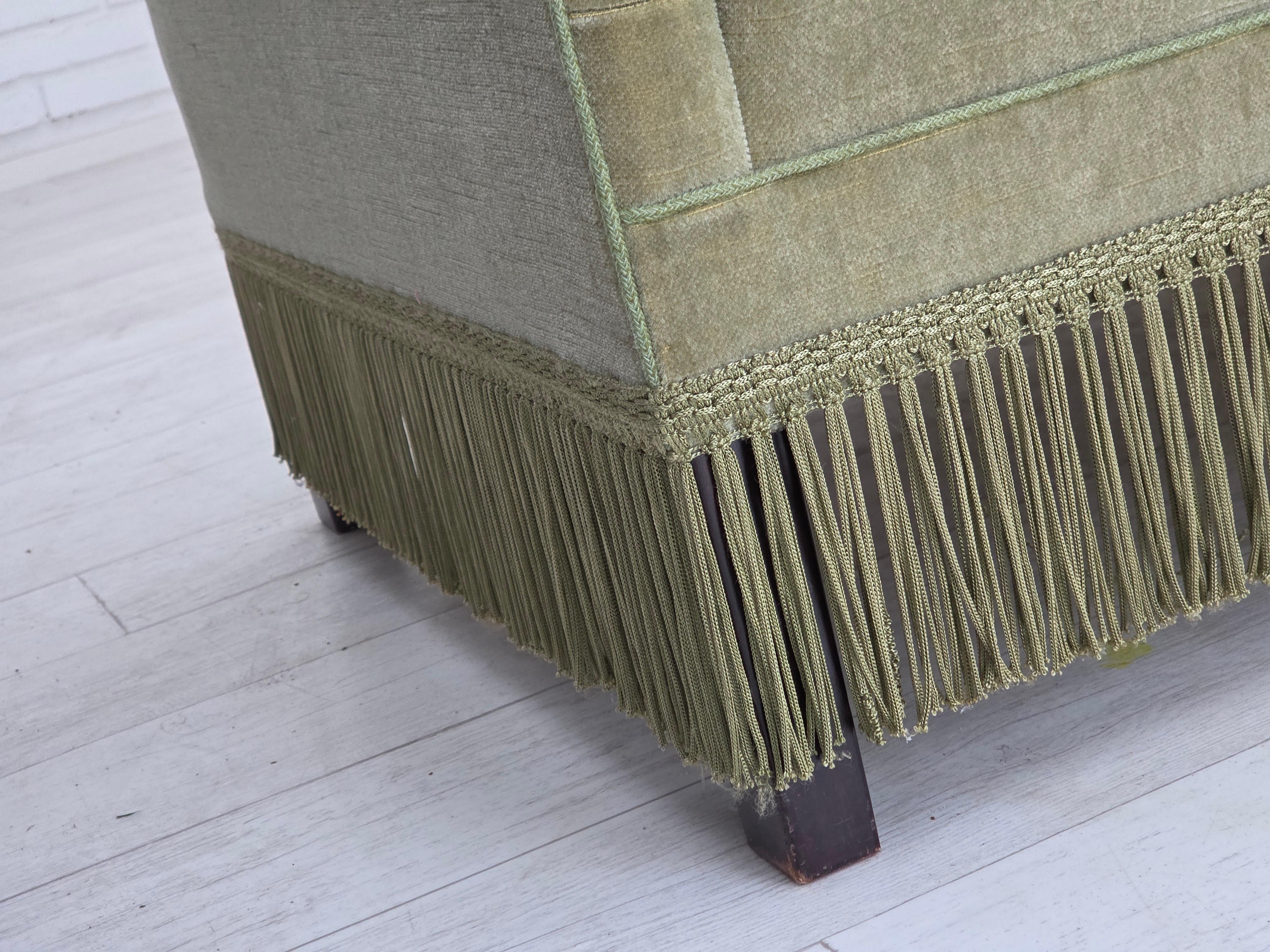 Scandinave moderne 1970s, Danish 2-seater sofa, furniture velour, beech wood legs. en vente