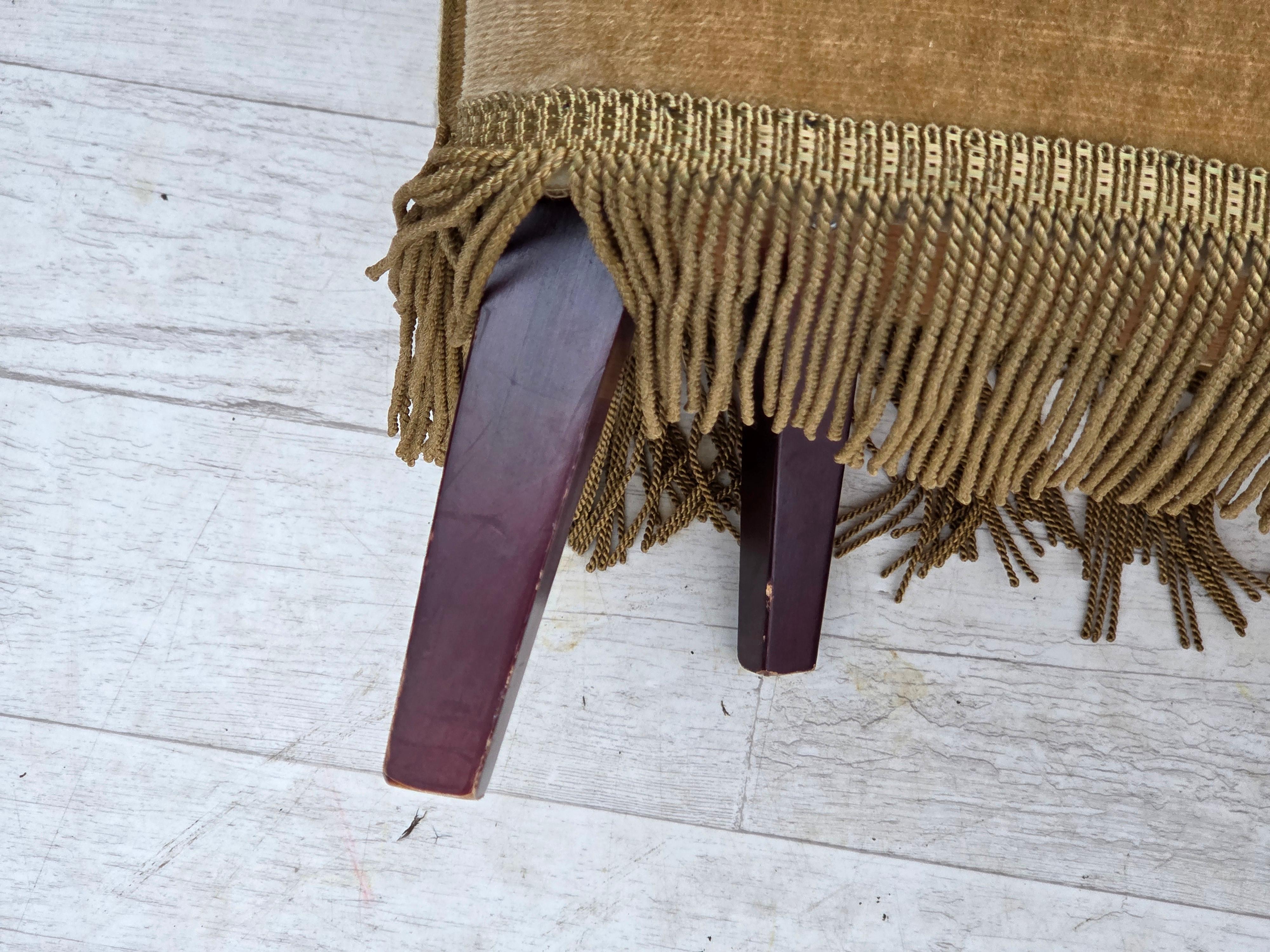 Années 1970, canapé danois 2 places, velours d'ameublement vert clair. en vente 12